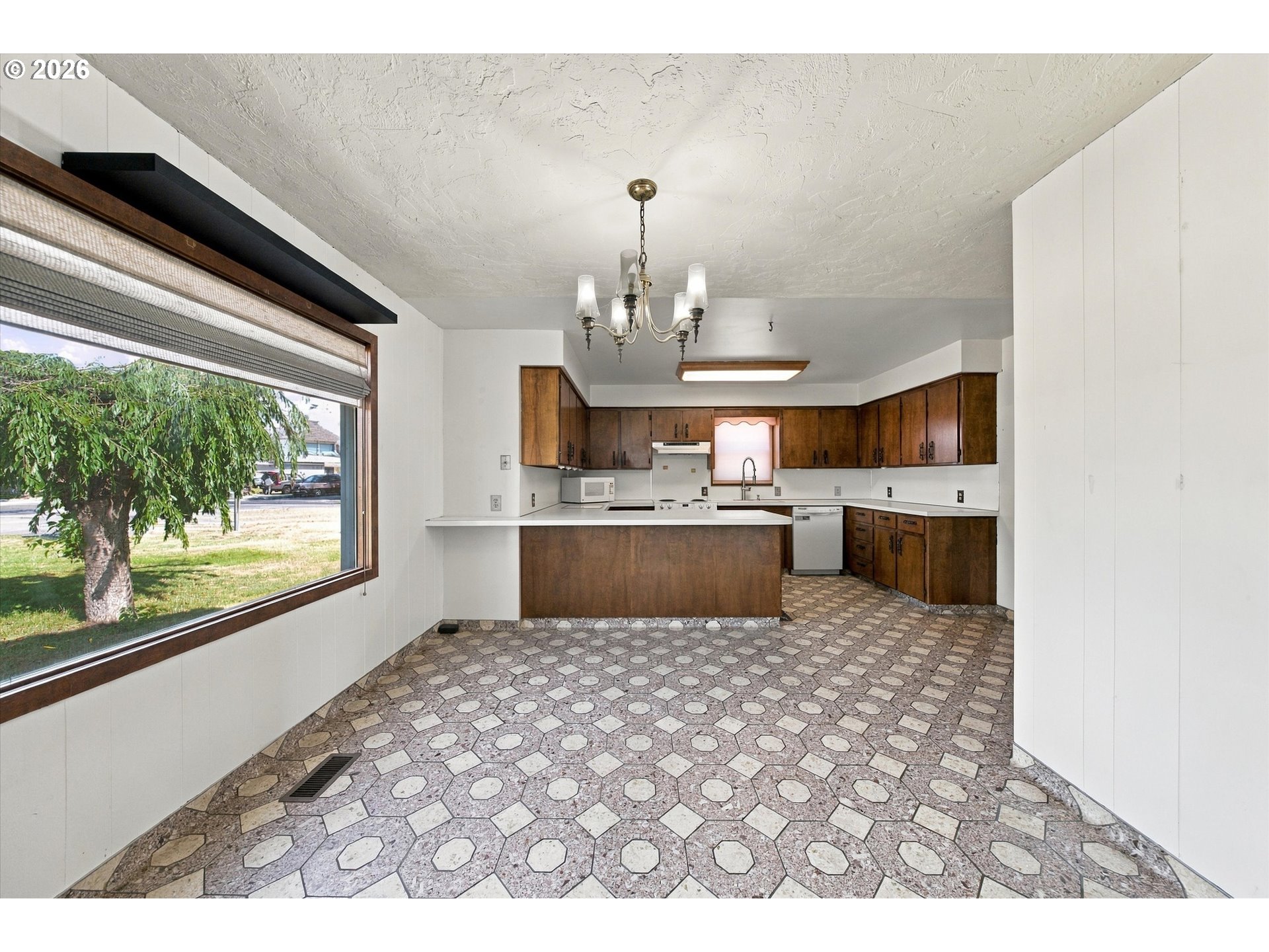 1704 W Yakima St Property Photo 5