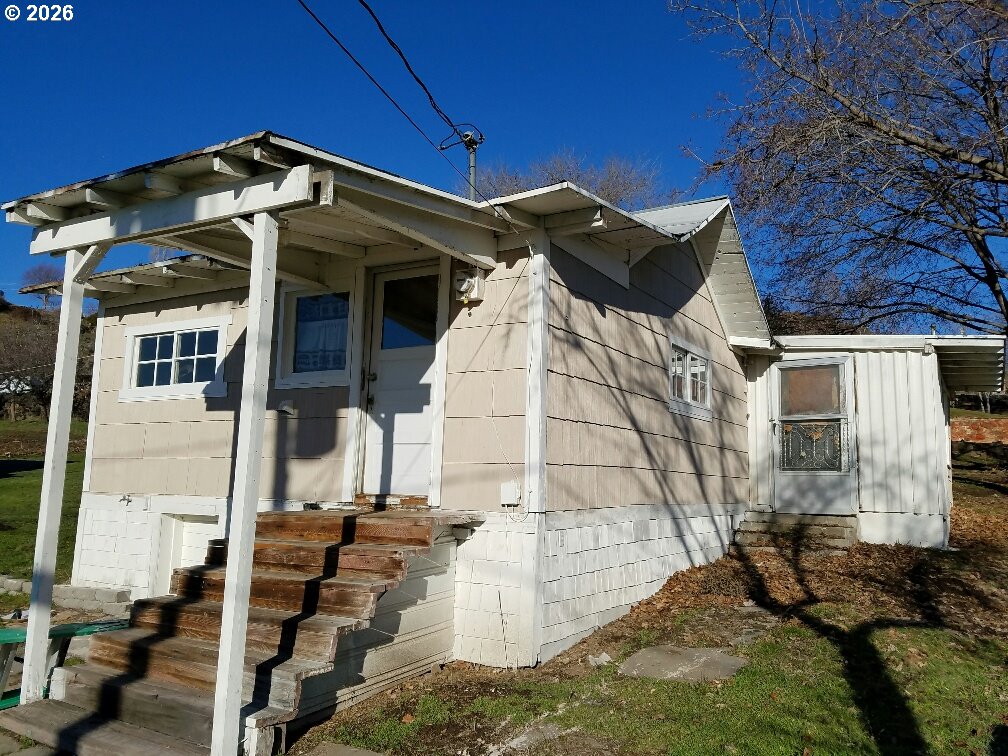 605 Grant Ave Property Photo 2
