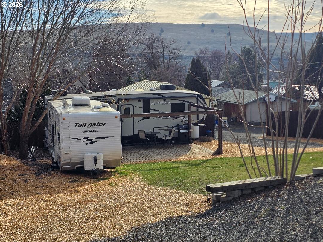 605 Grant Ave Property Photo 4