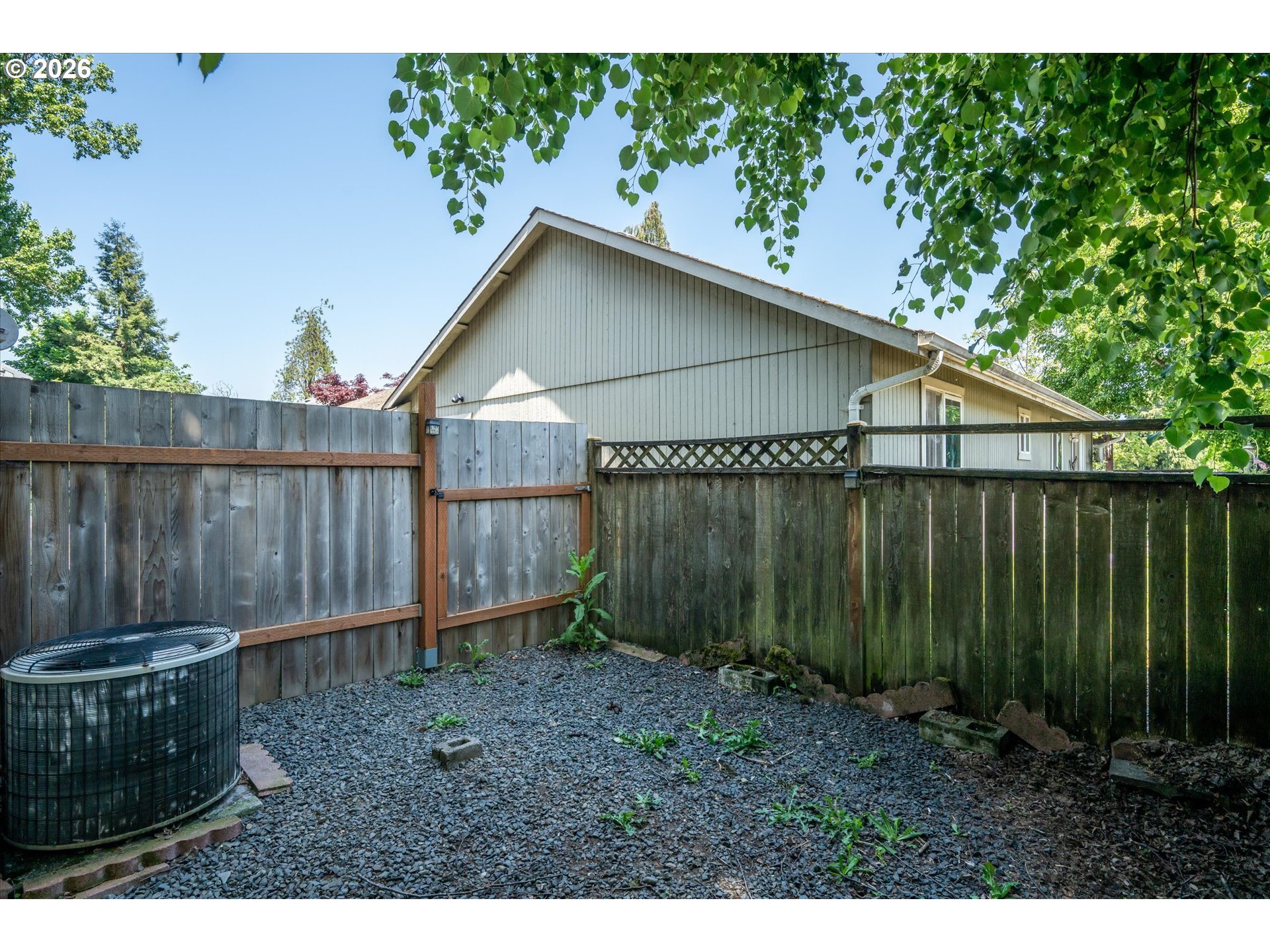 995 Kintzley Ave Property Photo 37