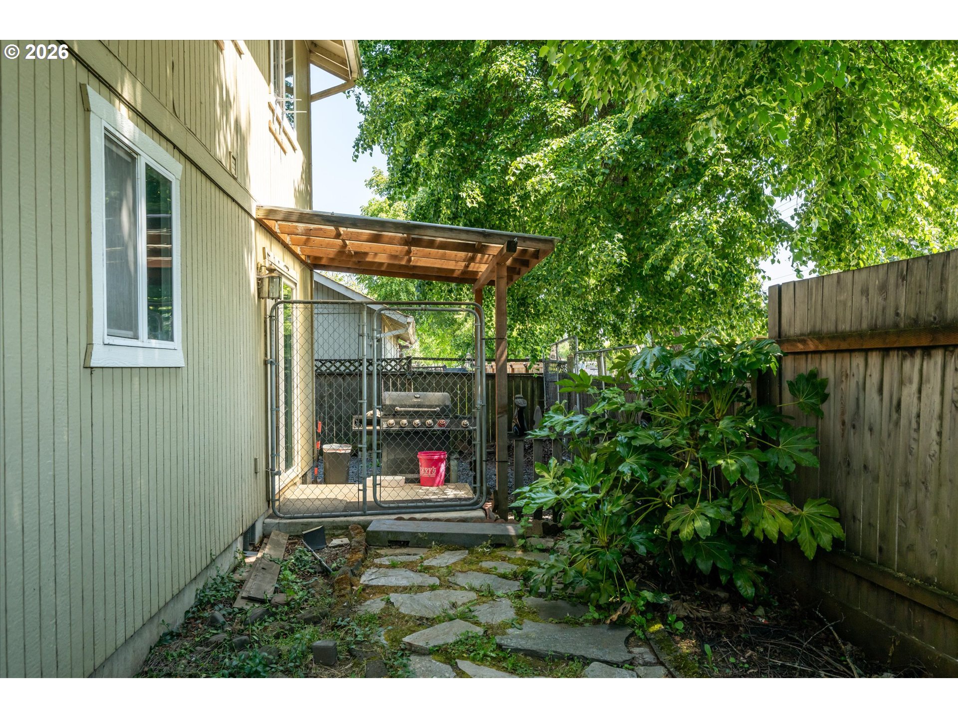 995 Kintzley Ave Property Photo 39