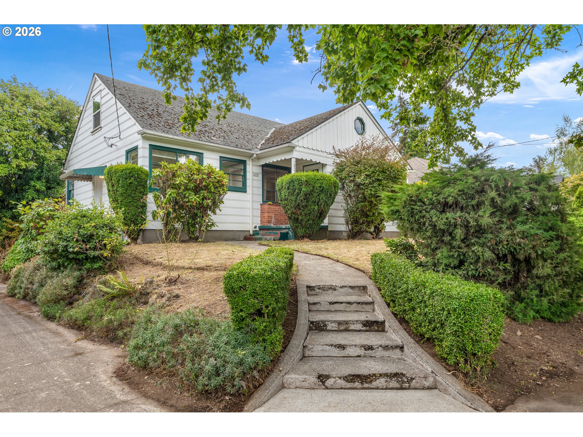 6376 N Vancouver Ave Property Photo 1