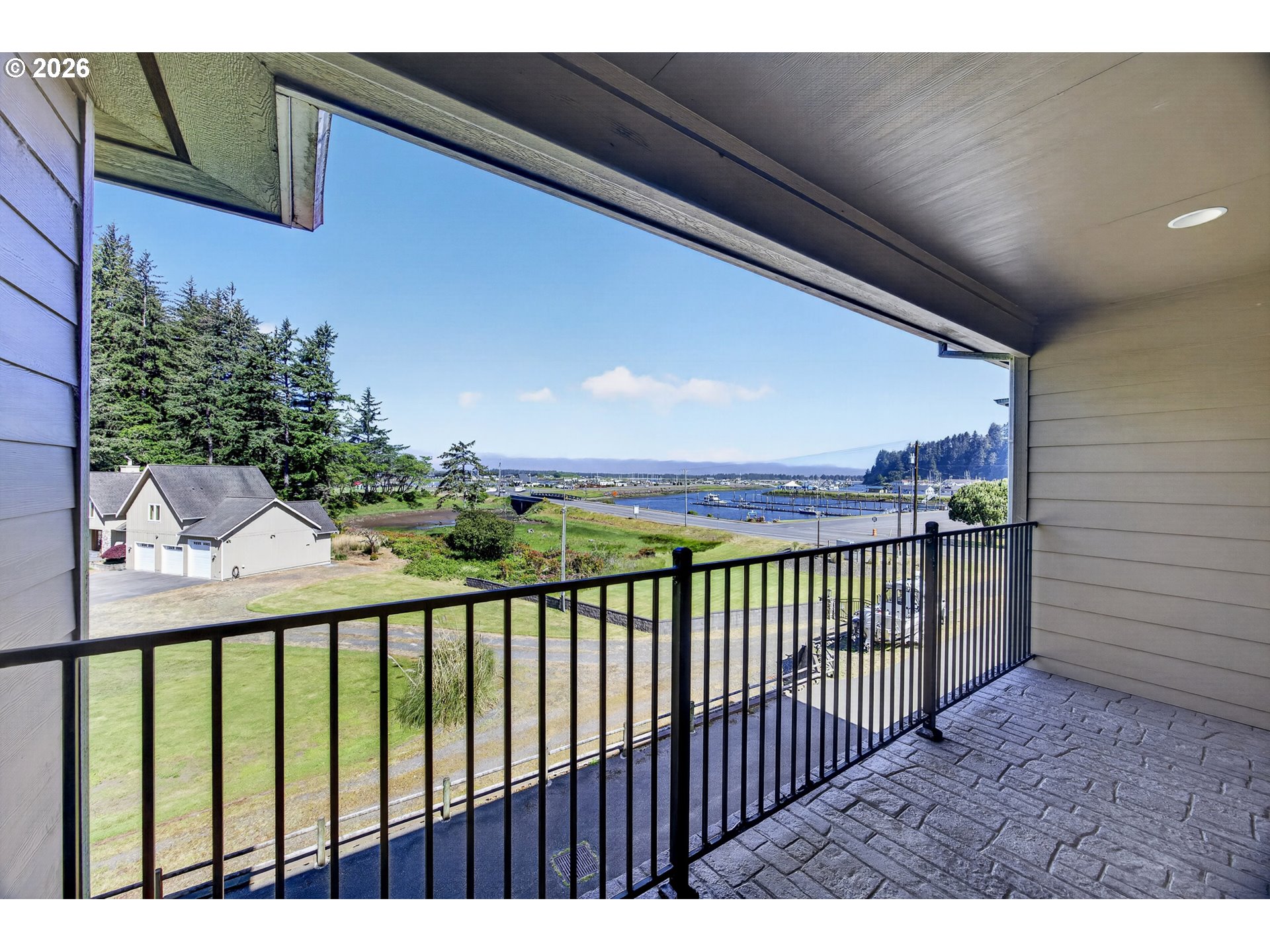 954 Beach Blvd Property Photo 11