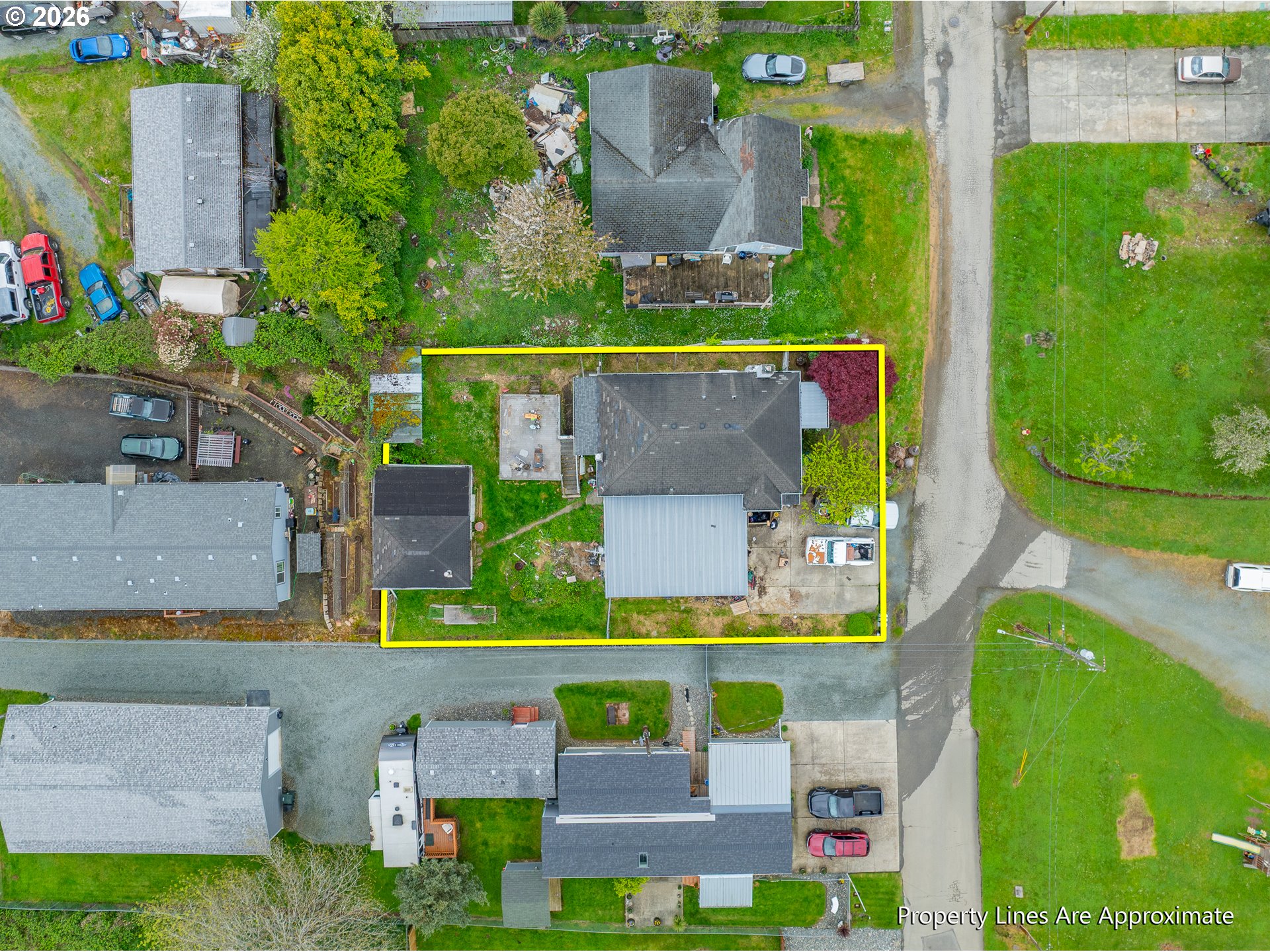1874 Willow St Property Photo 3