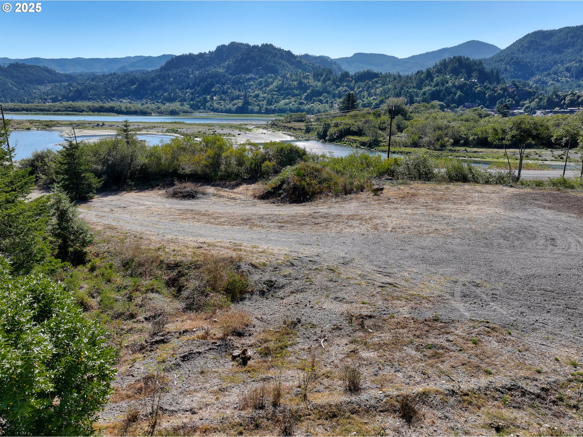 0 N Bank Rogue River