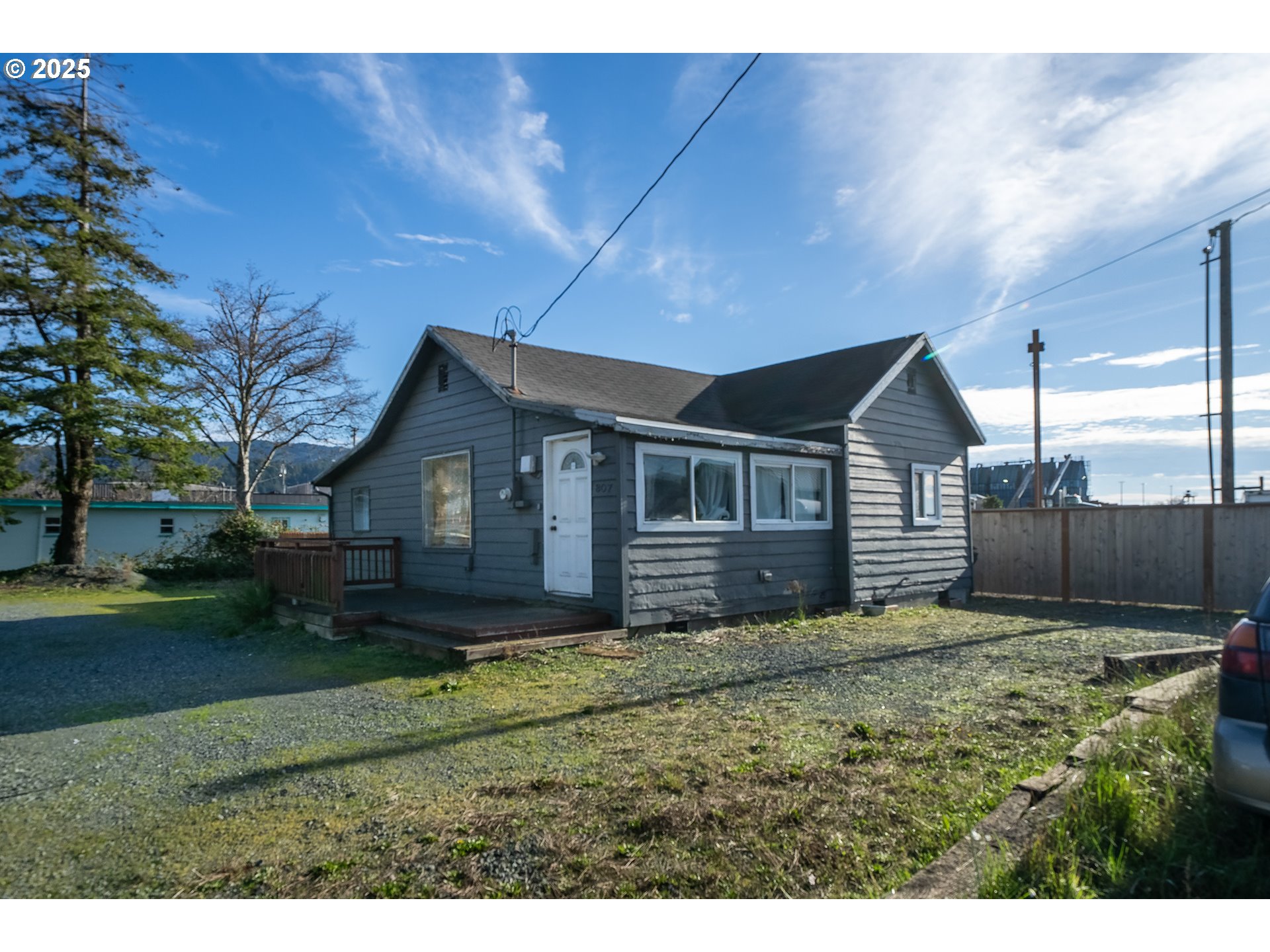 807 Garibaldi Ave Property Photo 1