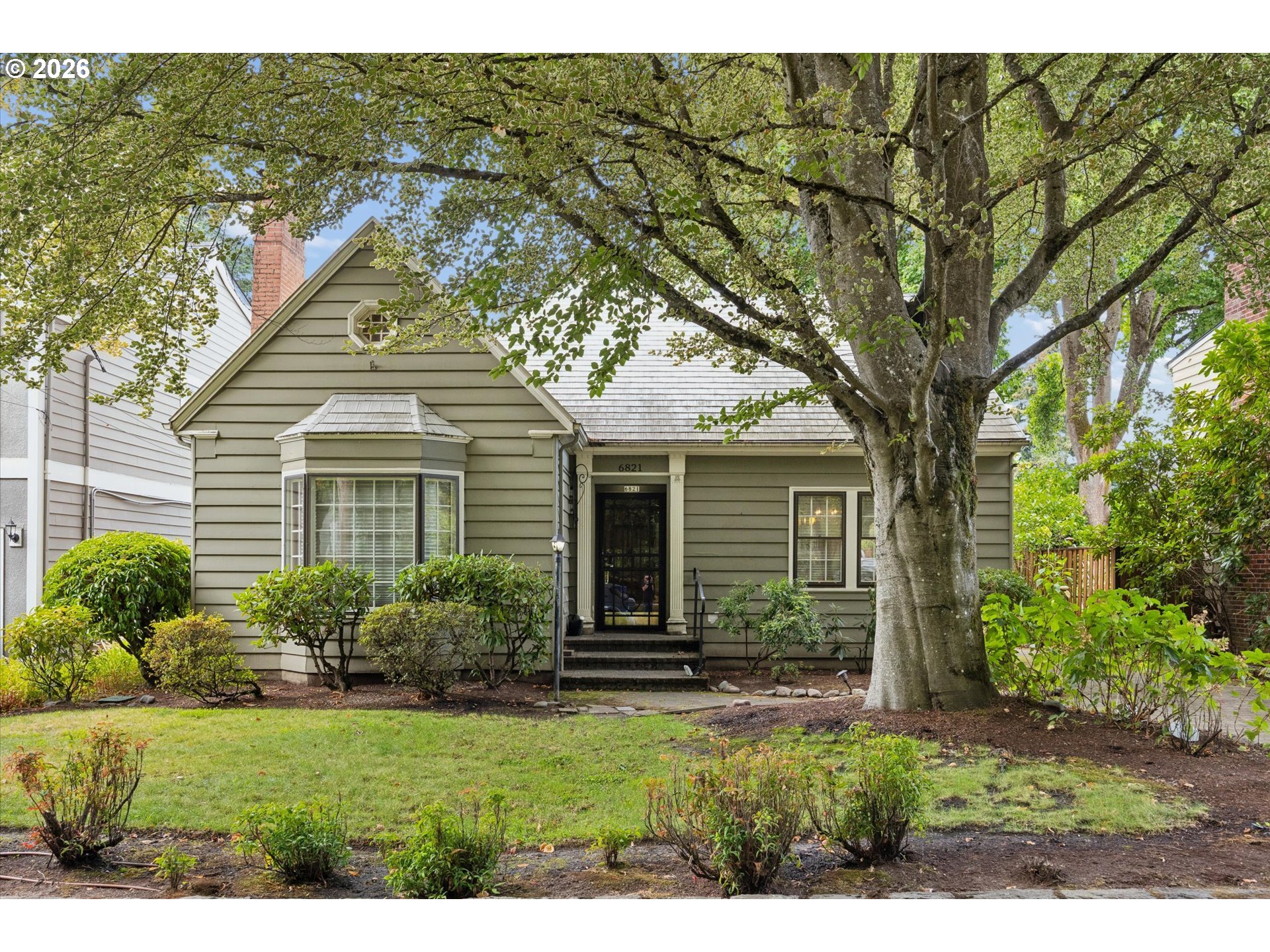 6821 SE Reed College PL Property Photo 1