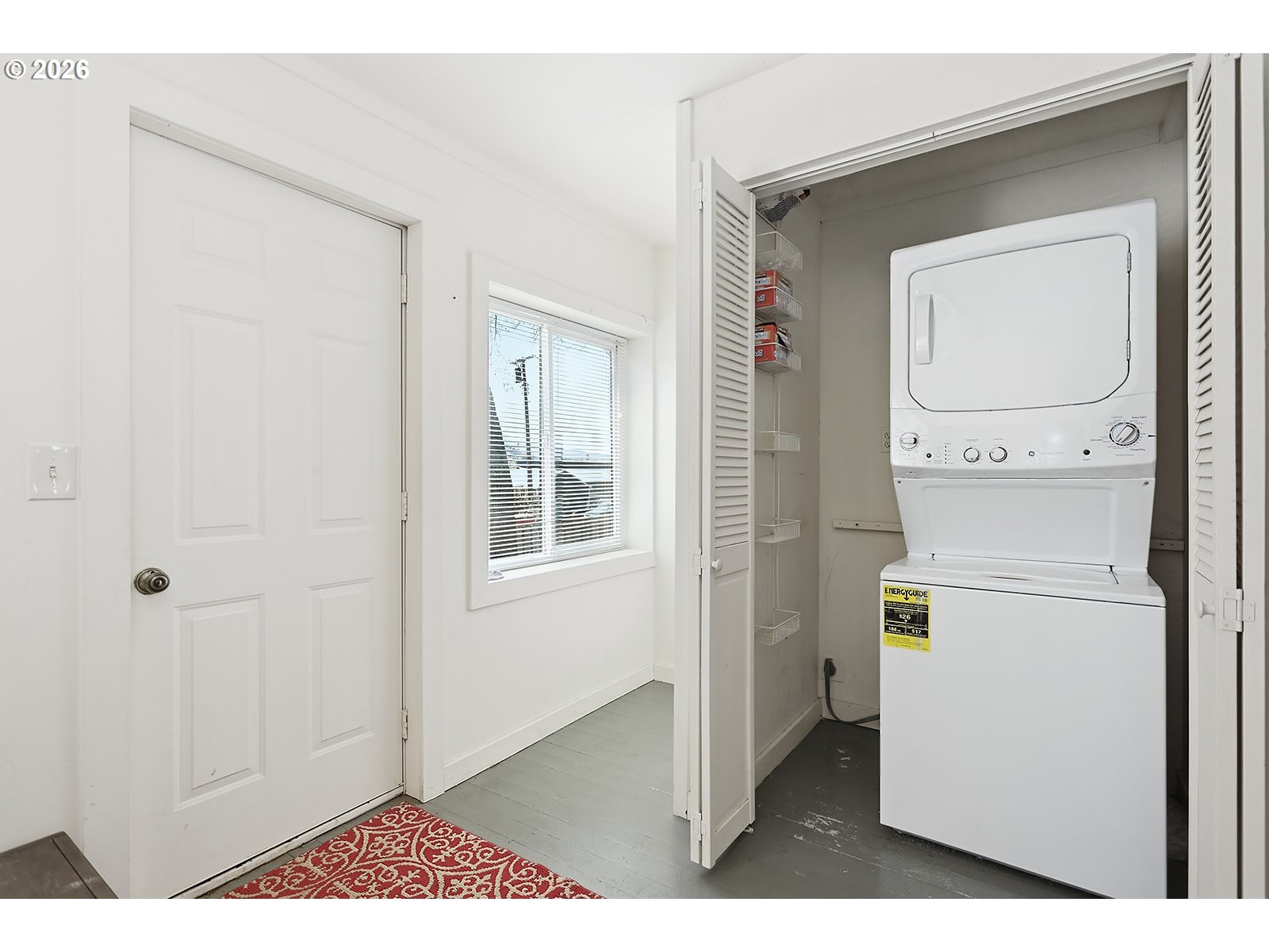 320 E Steuben St Property Photo 6
