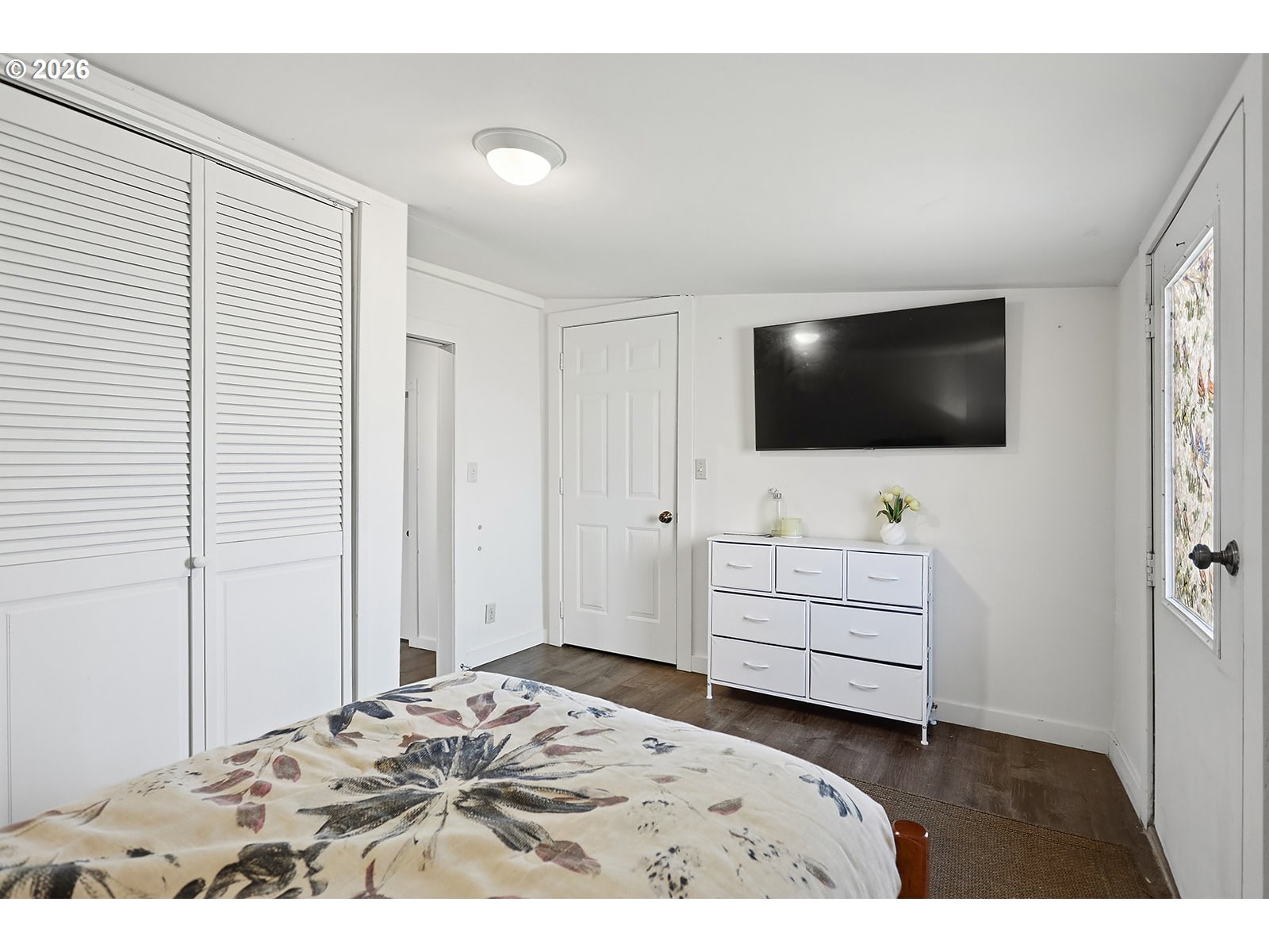 320 E Steuben St Property Photo 18