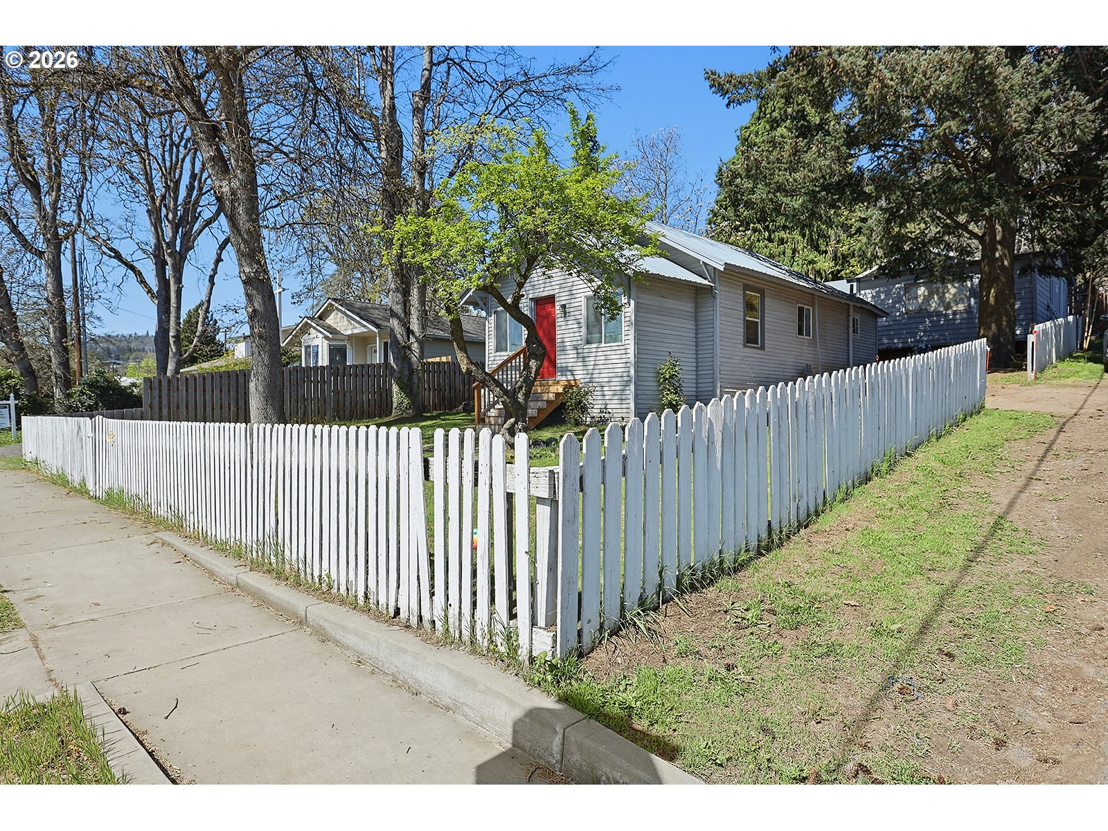 320 E Steuben St Property Photo 27
