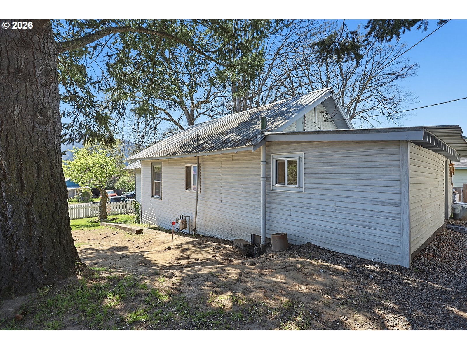 320 E Steuben St Property Photo 28