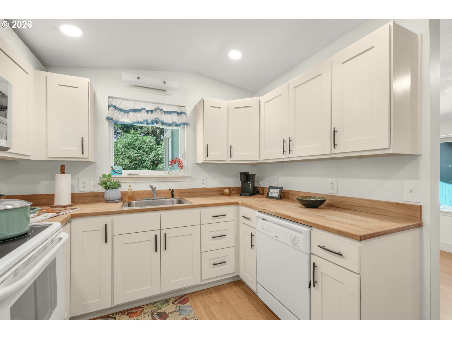 28103 R St Property Photo 12