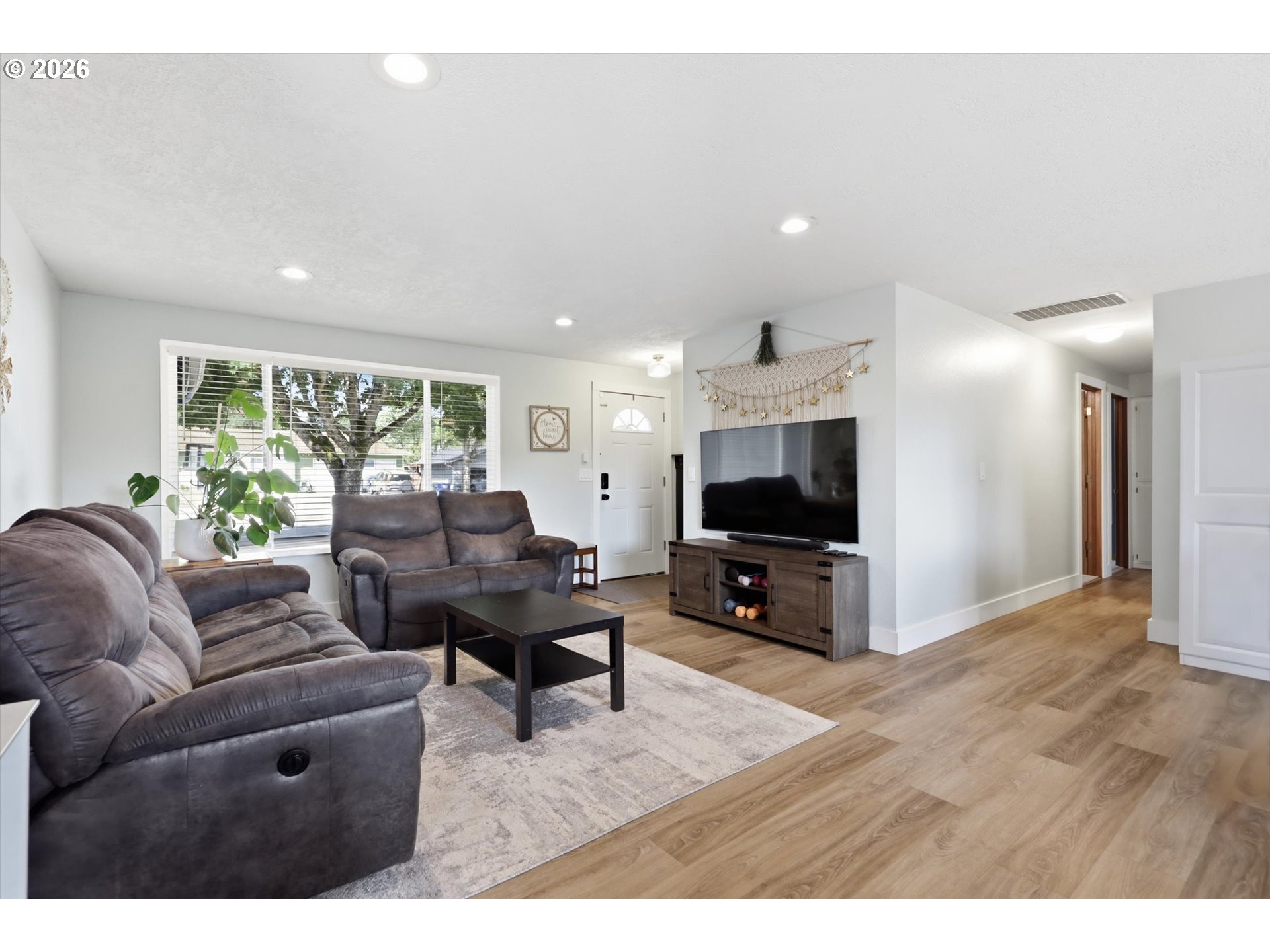 5634 Modesto Ct Property Photo 4