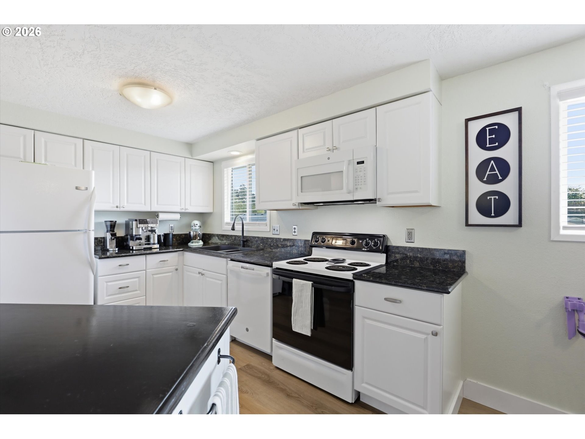 5634 Modesto Ct Property Photo 6
