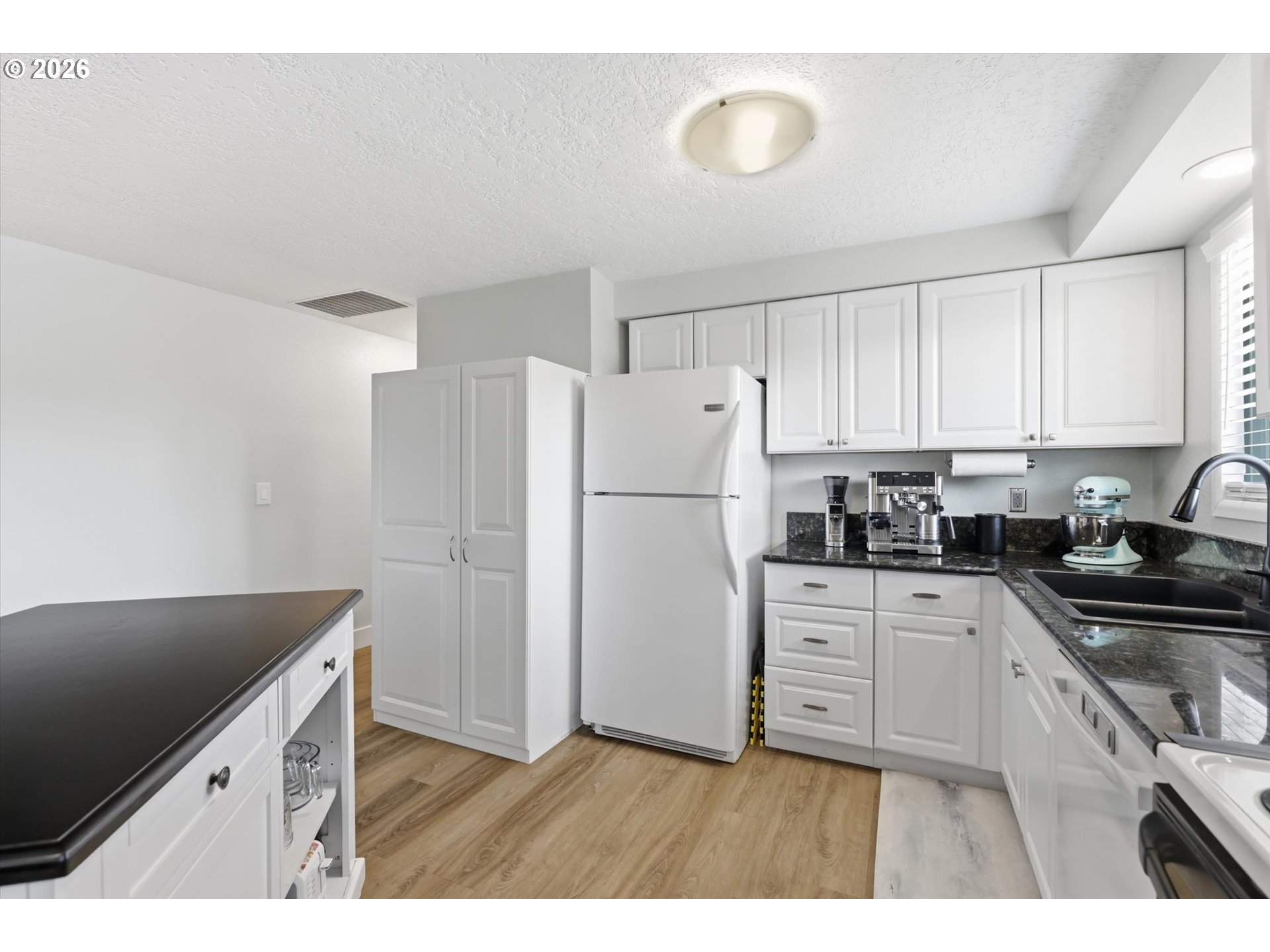 5634 Modesto Ct Property Photo 7