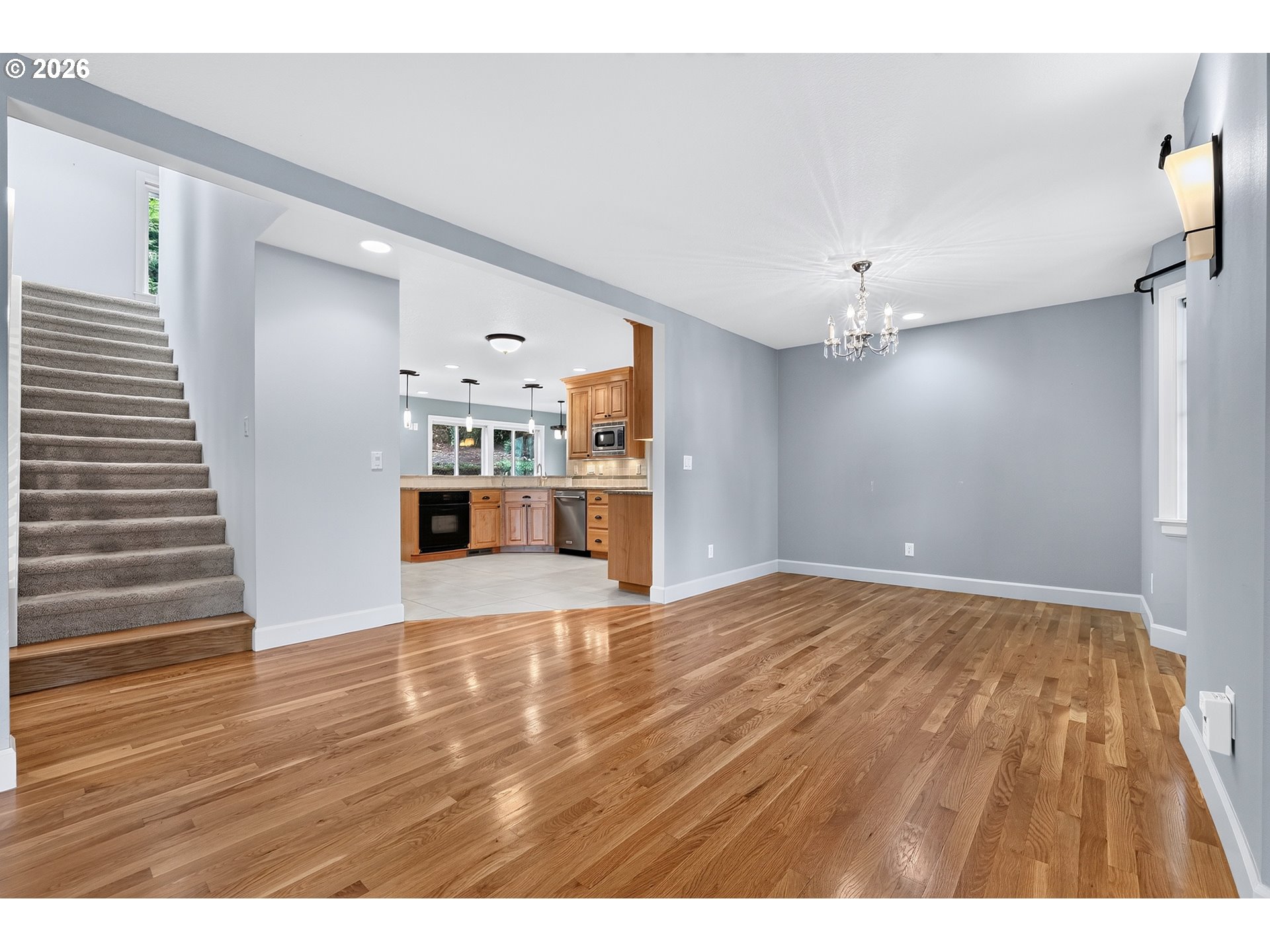 21695 Willamette Dr Property Photo 5