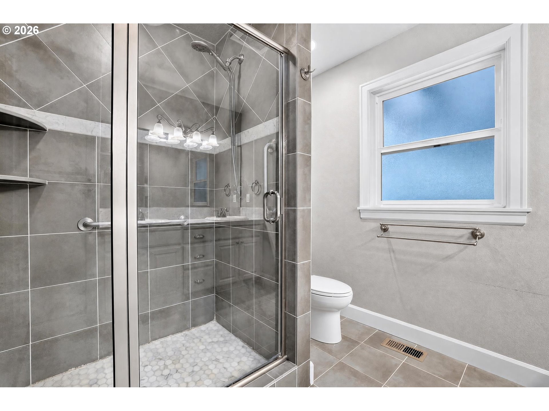 21695 Willamette Dr Property Photo 21