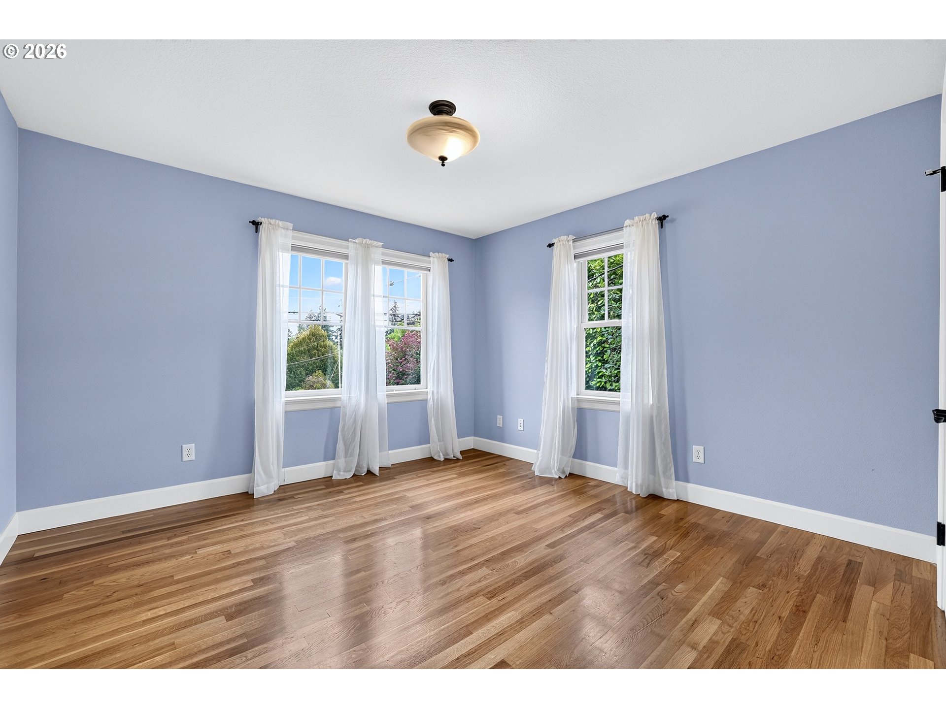 21695 Willamette Dr Property Photo 25