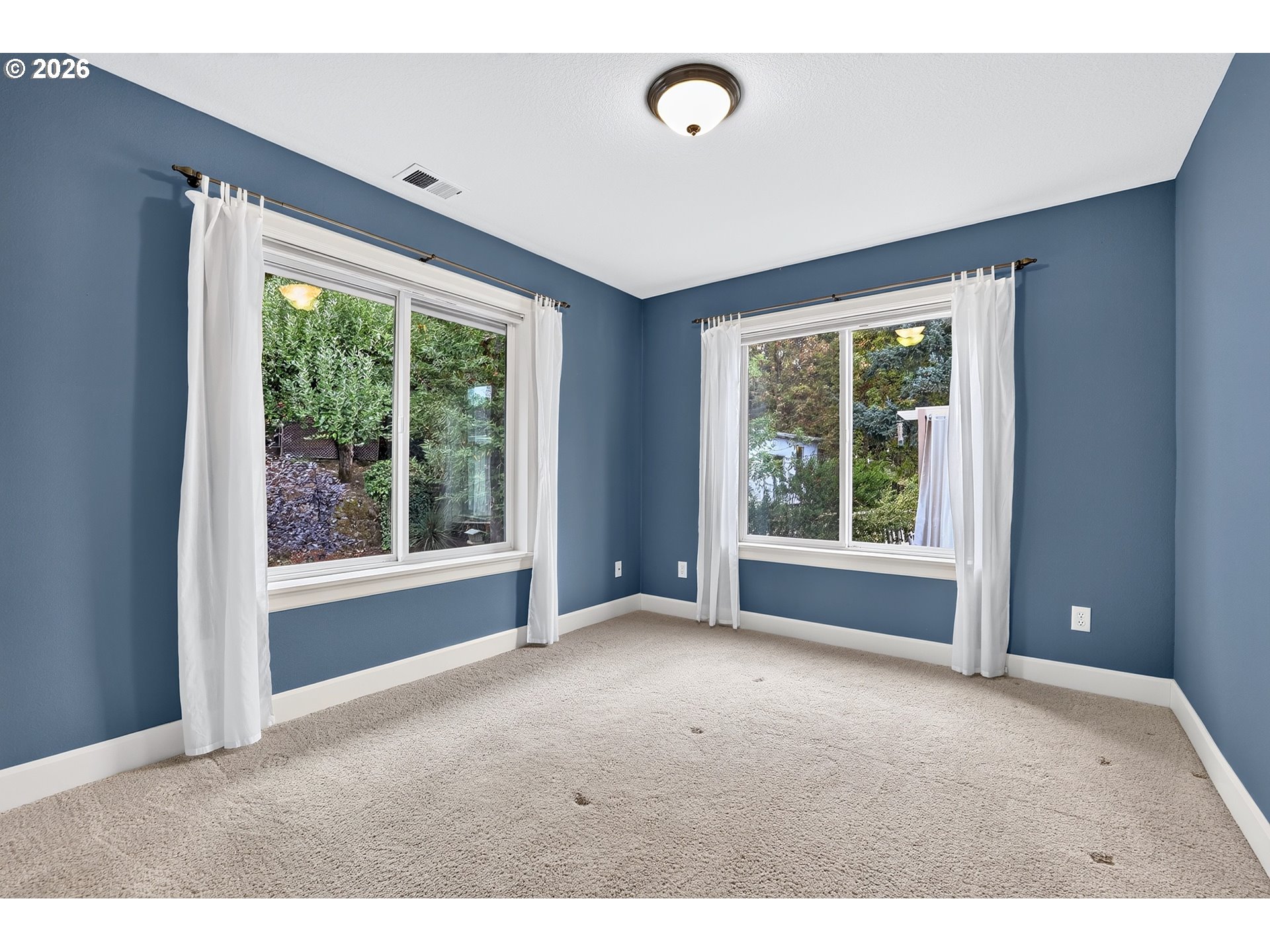 21695 Willamette Dr Property Photo 27