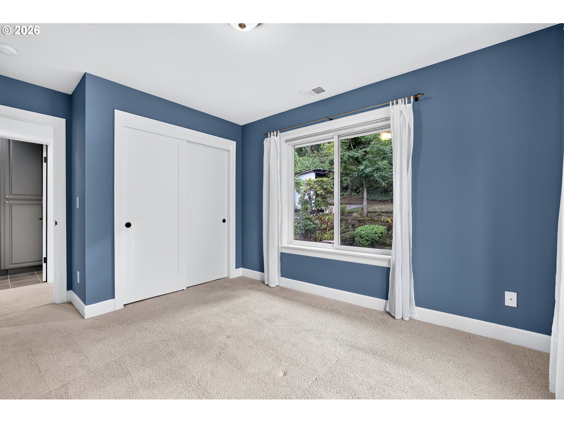 21695 Willamette Dr Property Photo 28