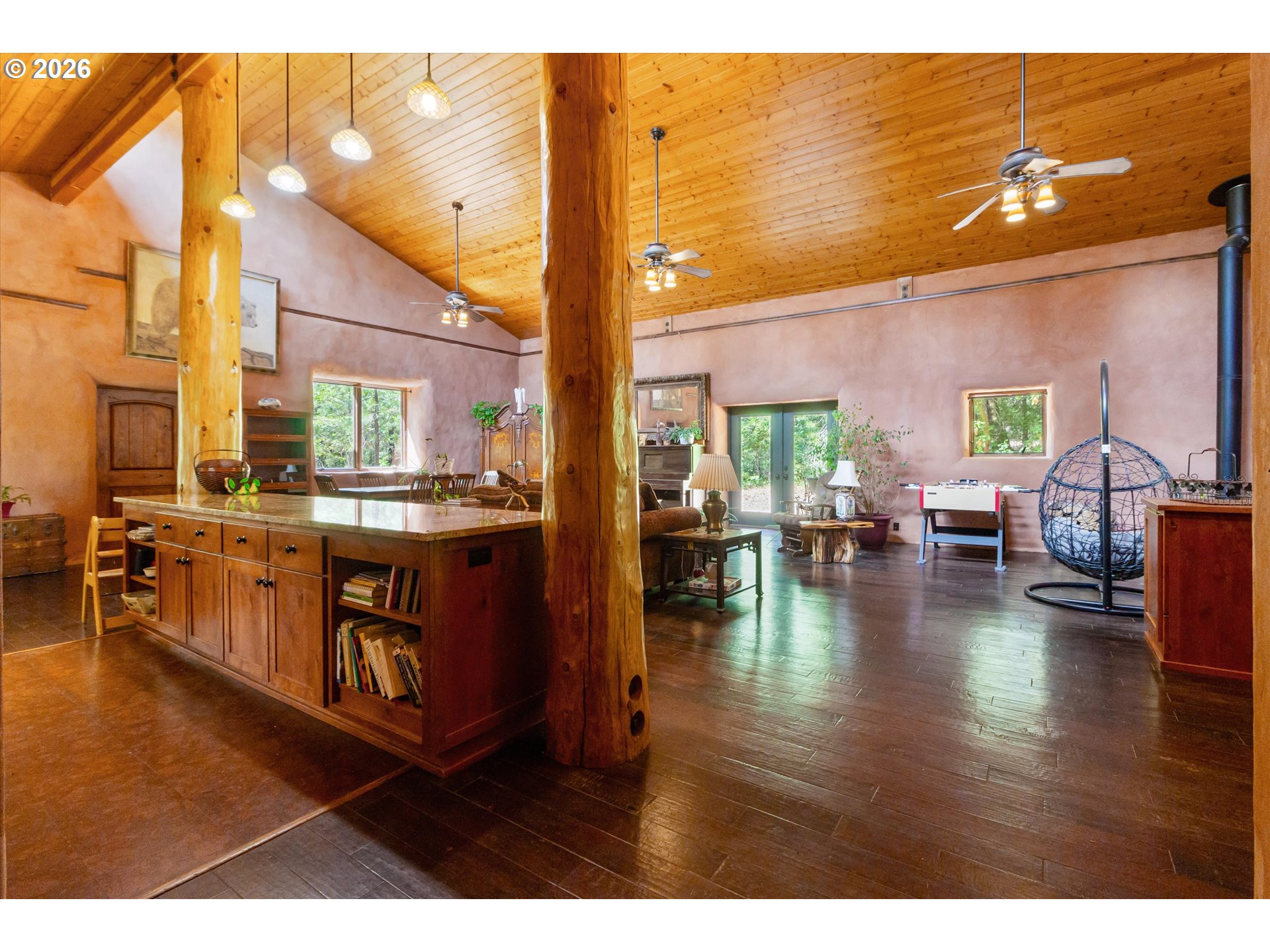 422 Onion Mountain Rd Property Photo 4