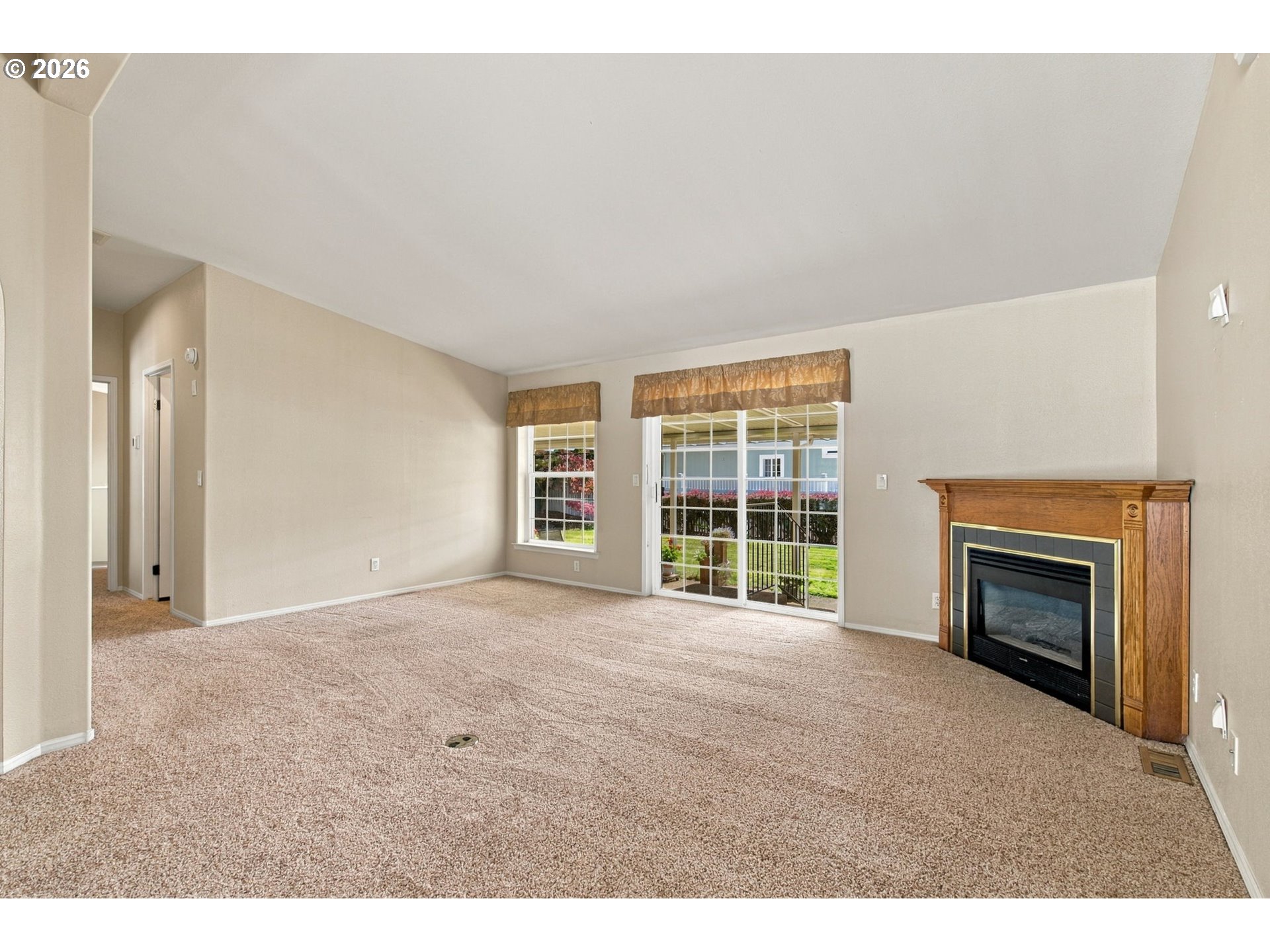 2587 Northampton Property Photo 6