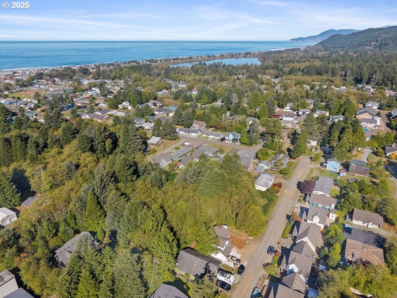 Ocean St Property Photo 4