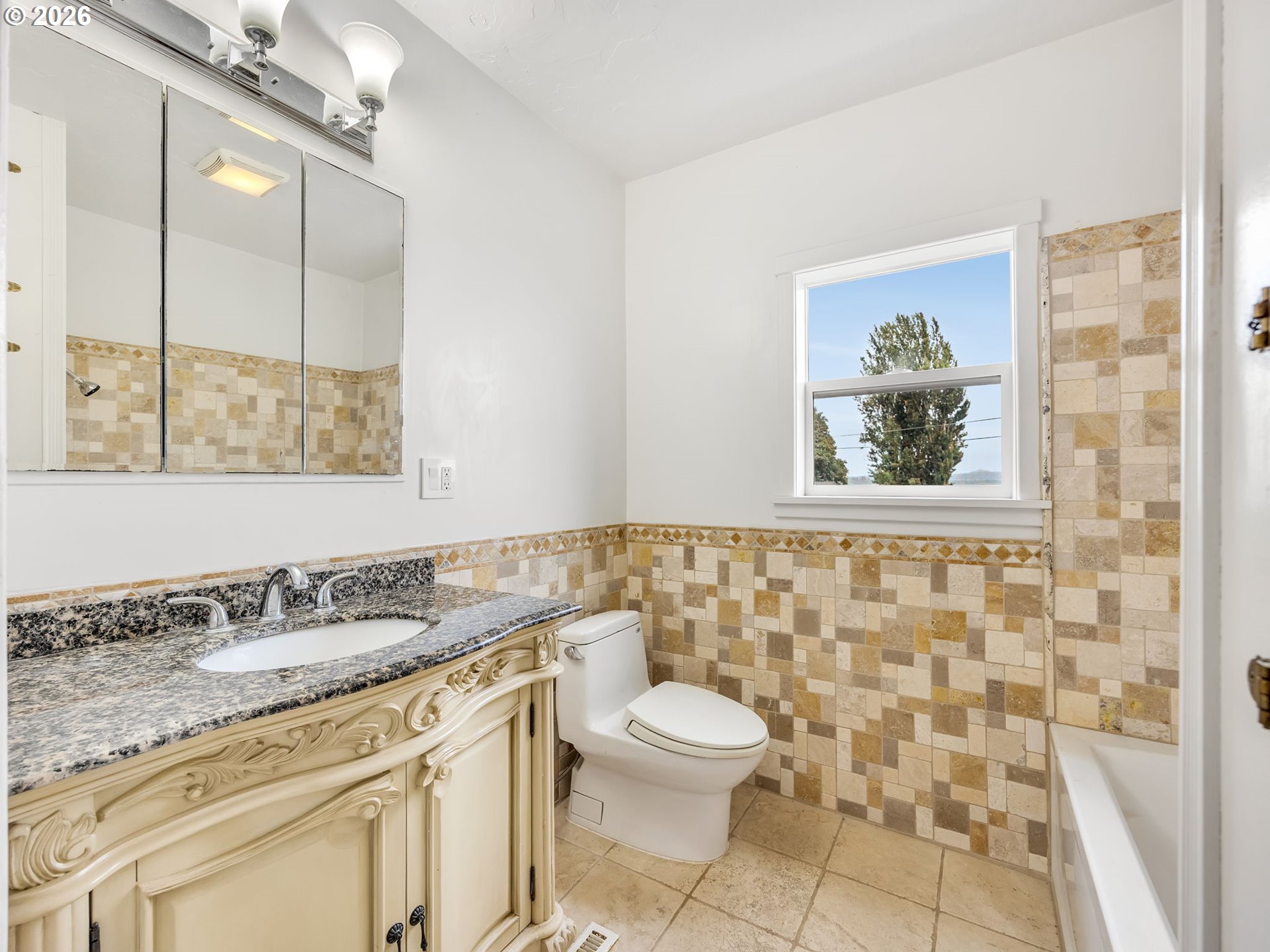 590 Rivington St Property Photo 18