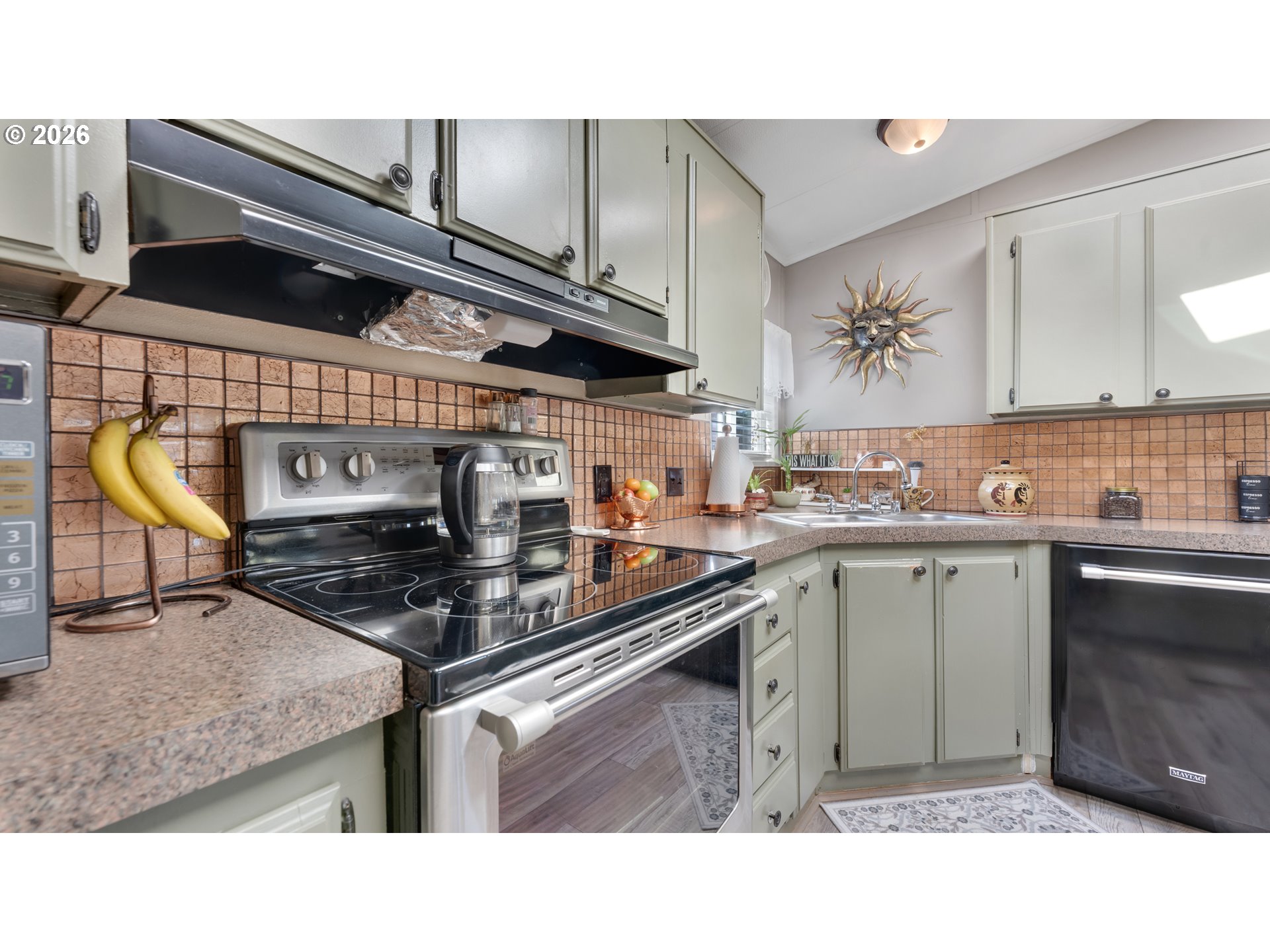 3065 Knott Ter Property Photo 8