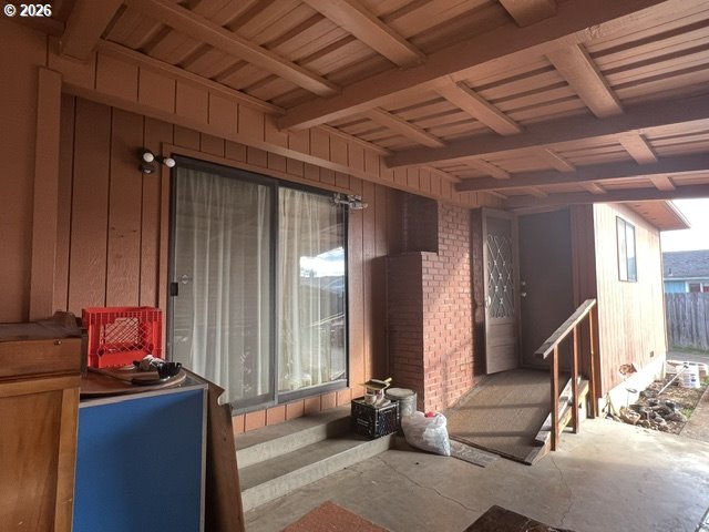 2012 Ne Vine St Property Photo 5