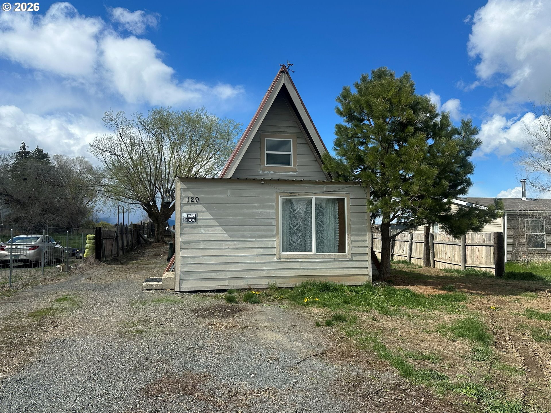 120 2nd St Property Photo 1