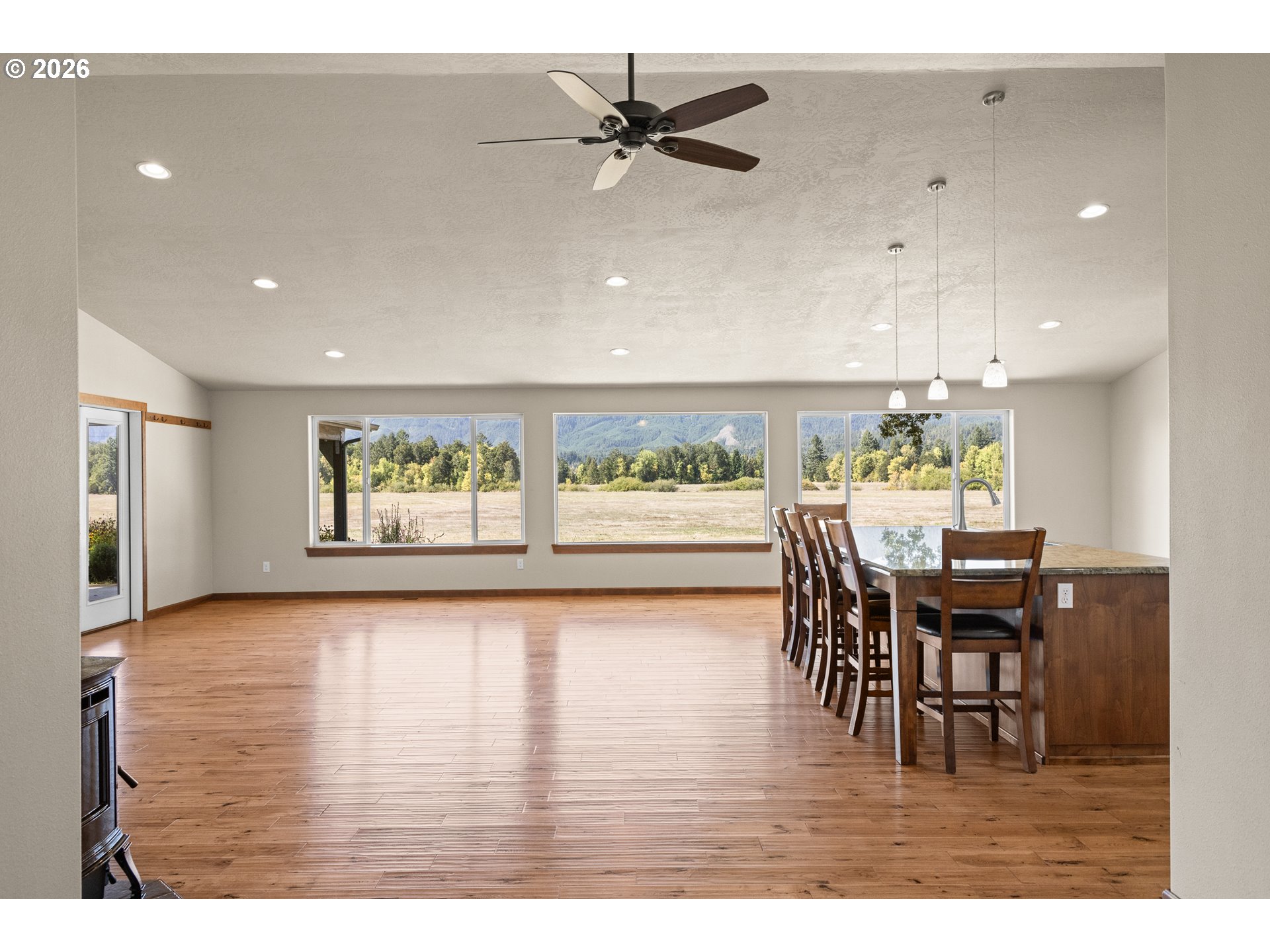 19521 Highway 42 Property Photo 4