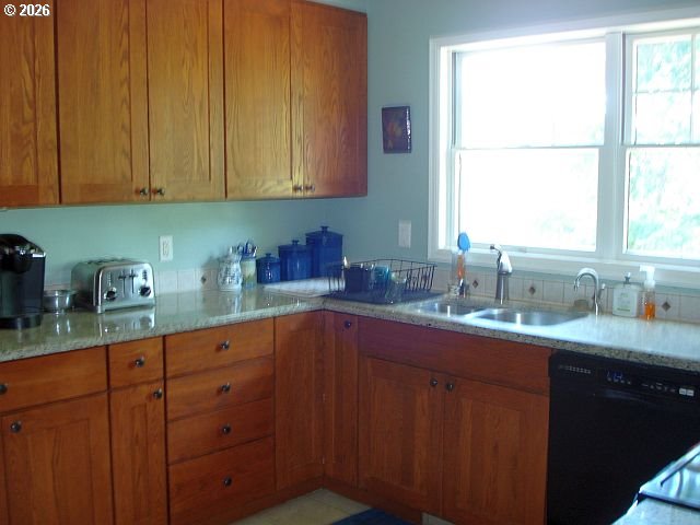 321 Arcadia Dr Property Photo 8