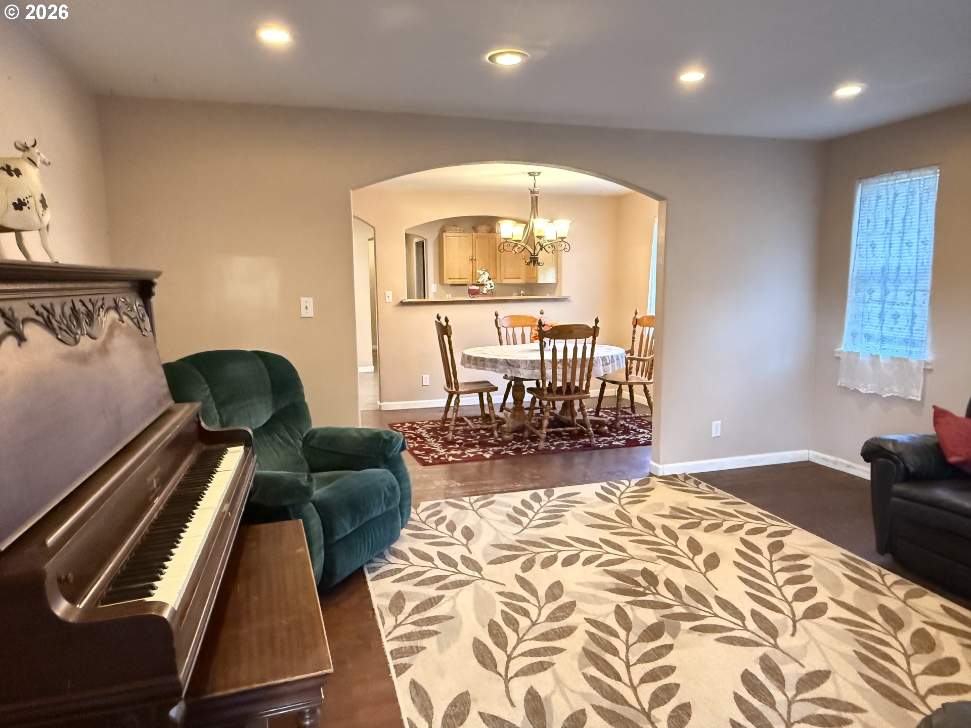 1345 Sunny Dr Property Photo 4
