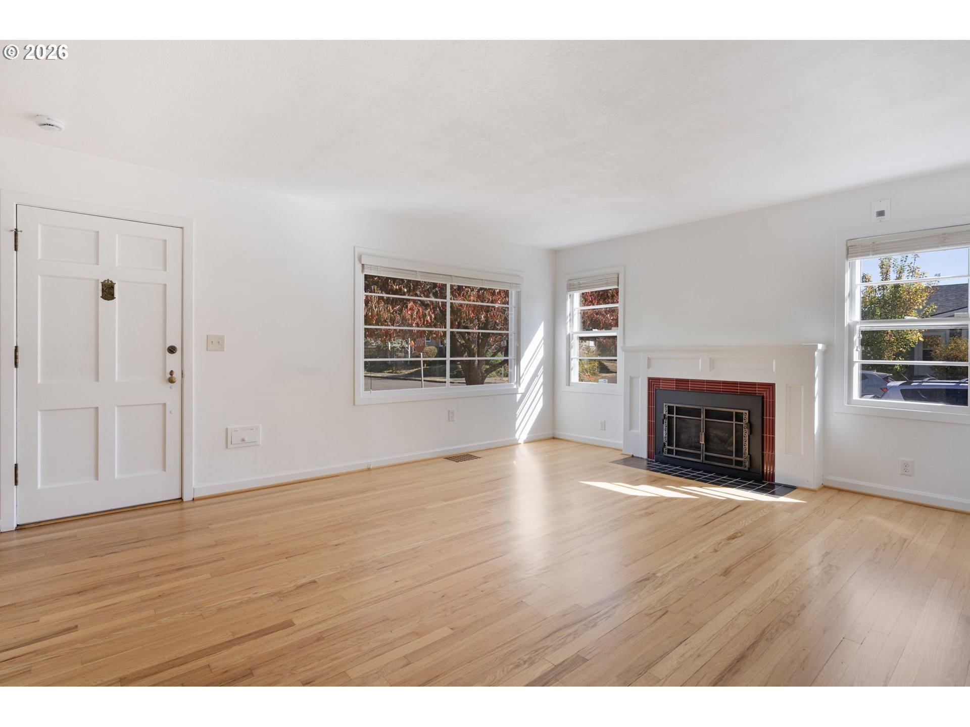 5012 N Yale St Property Photo 3
