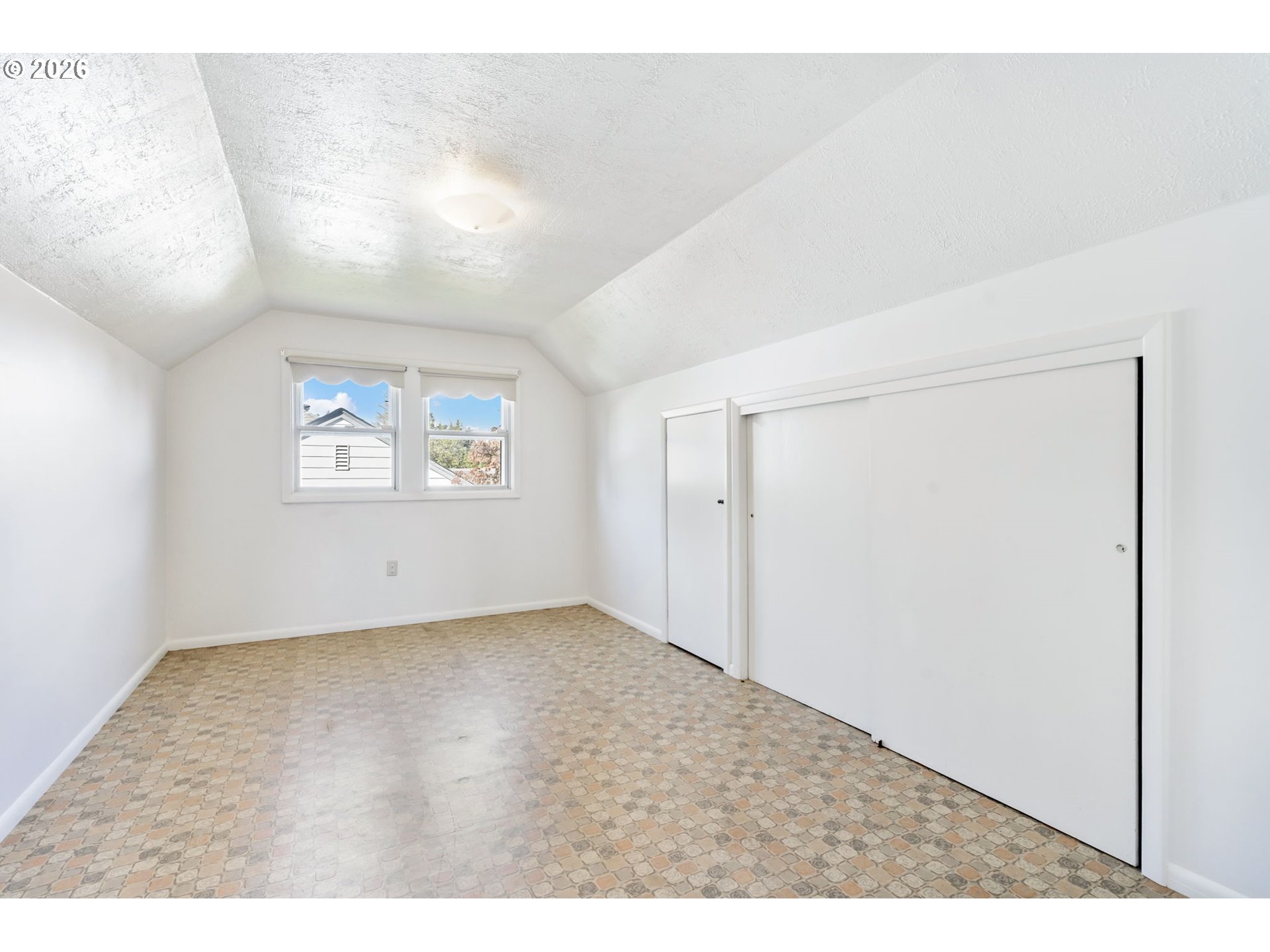 5012 N Yale St Property Photo 13