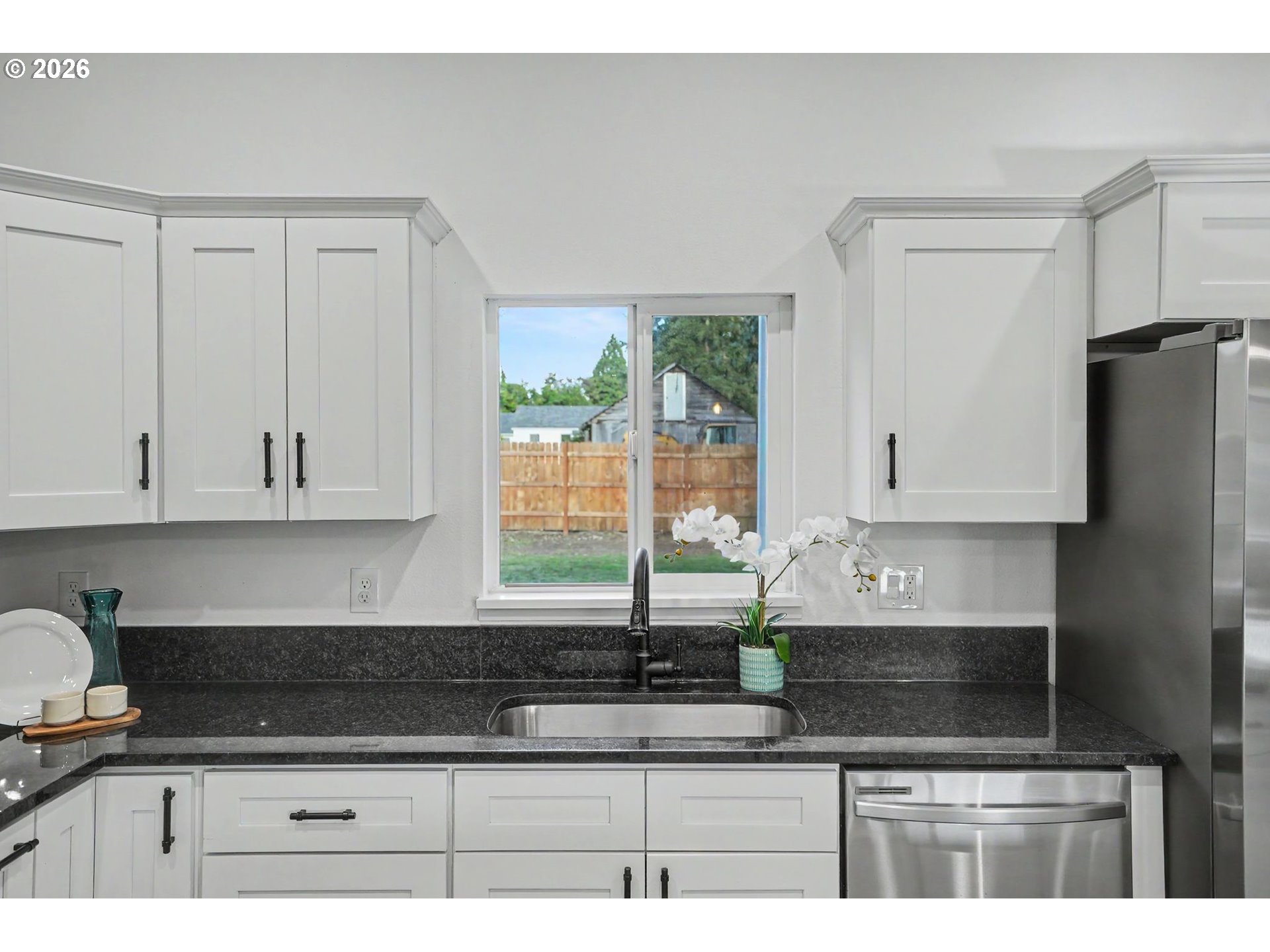 264 7th St Property Photo 12