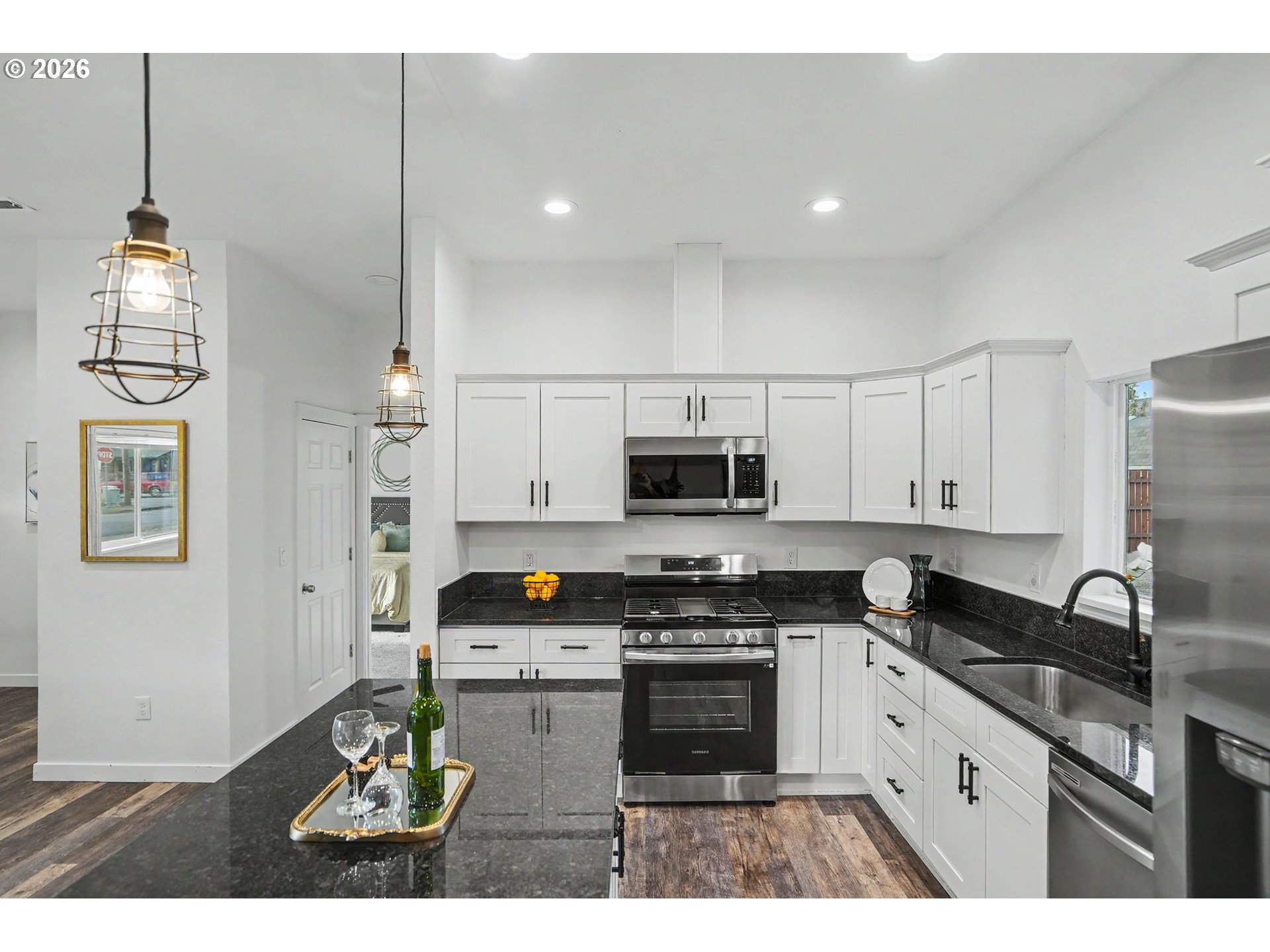 264 7th St Property Photo 15