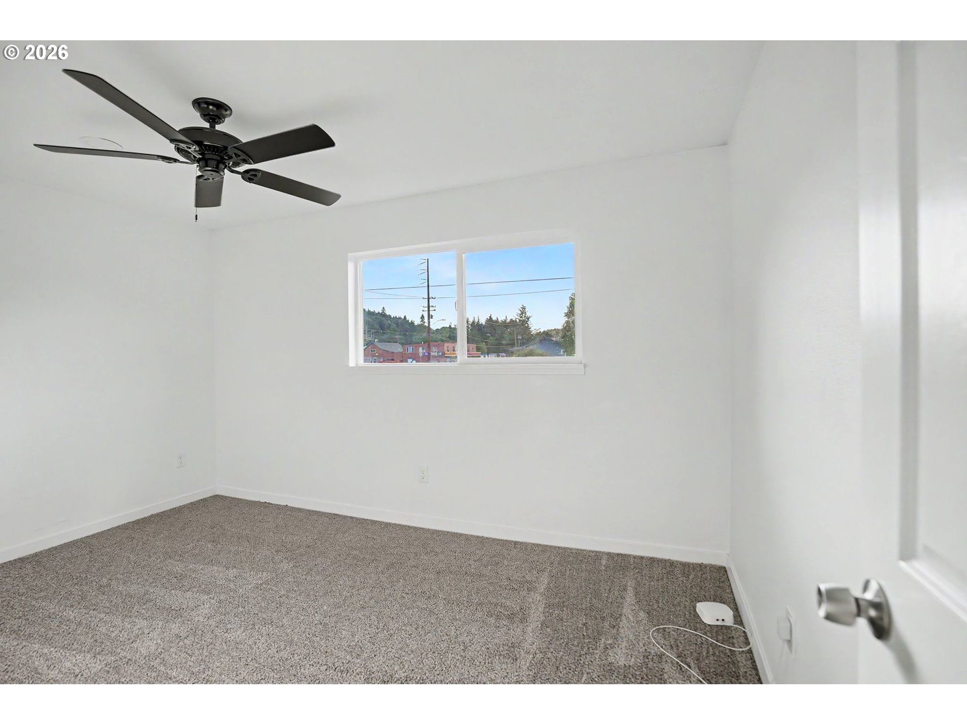 264 7th St Property Photo 24