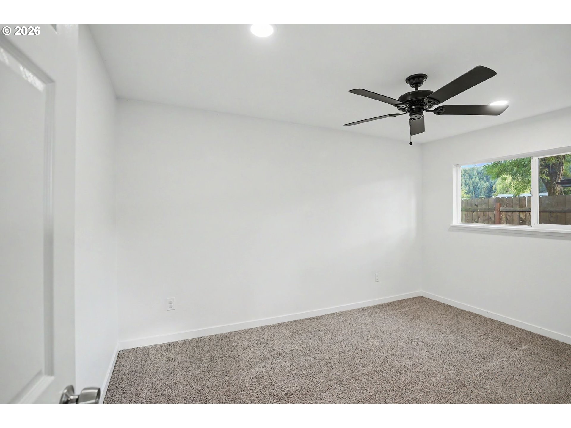 264 7th St Property Photo 25
