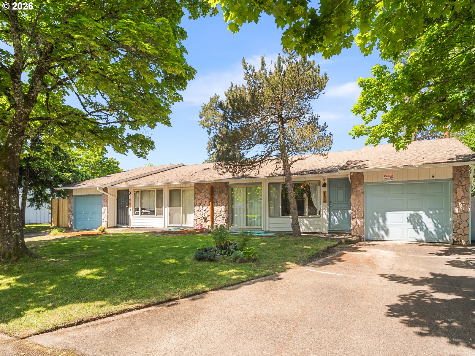 933 SE RENE AVE