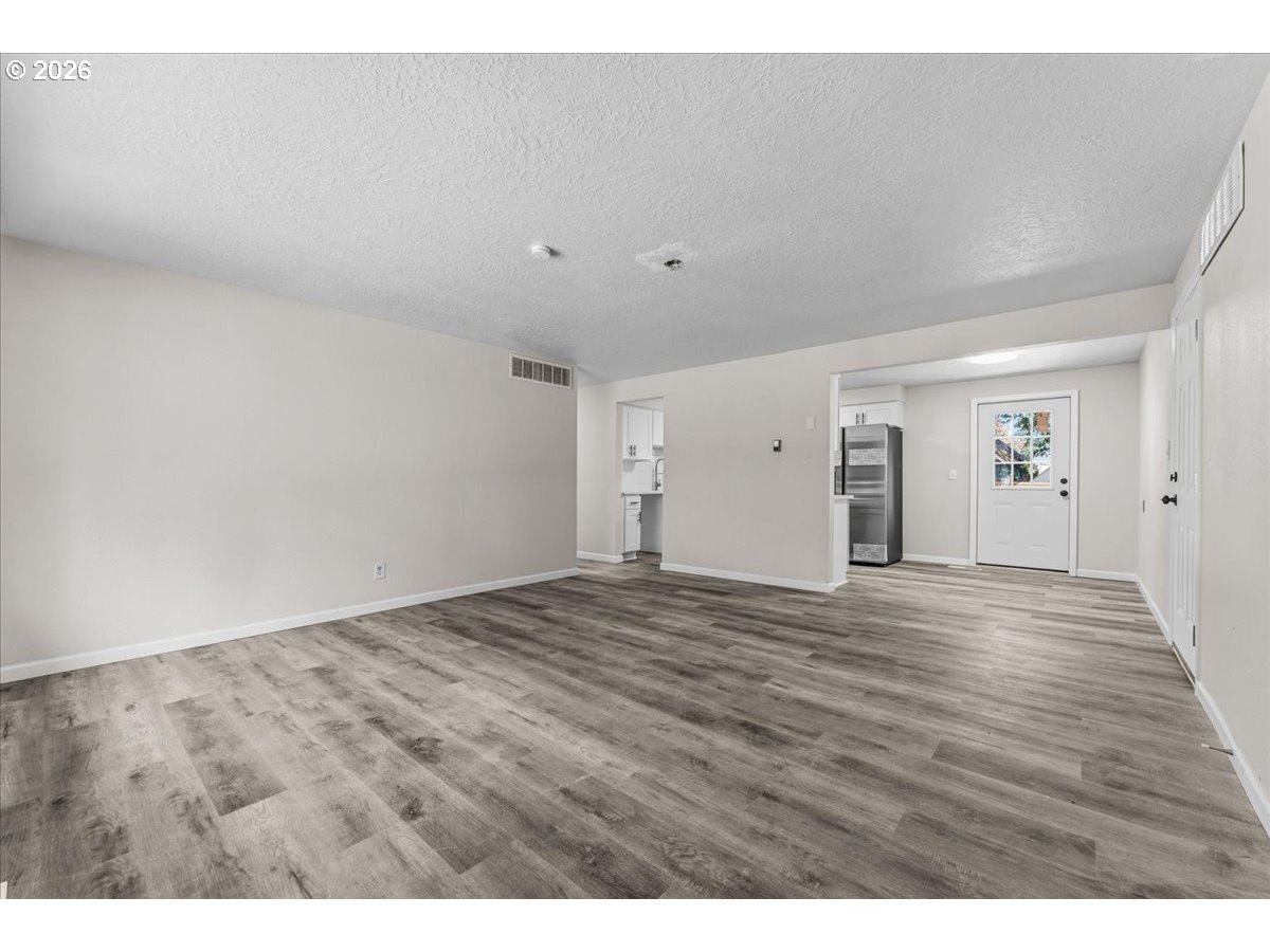 210 Ne 167th Pl Property Photo 3