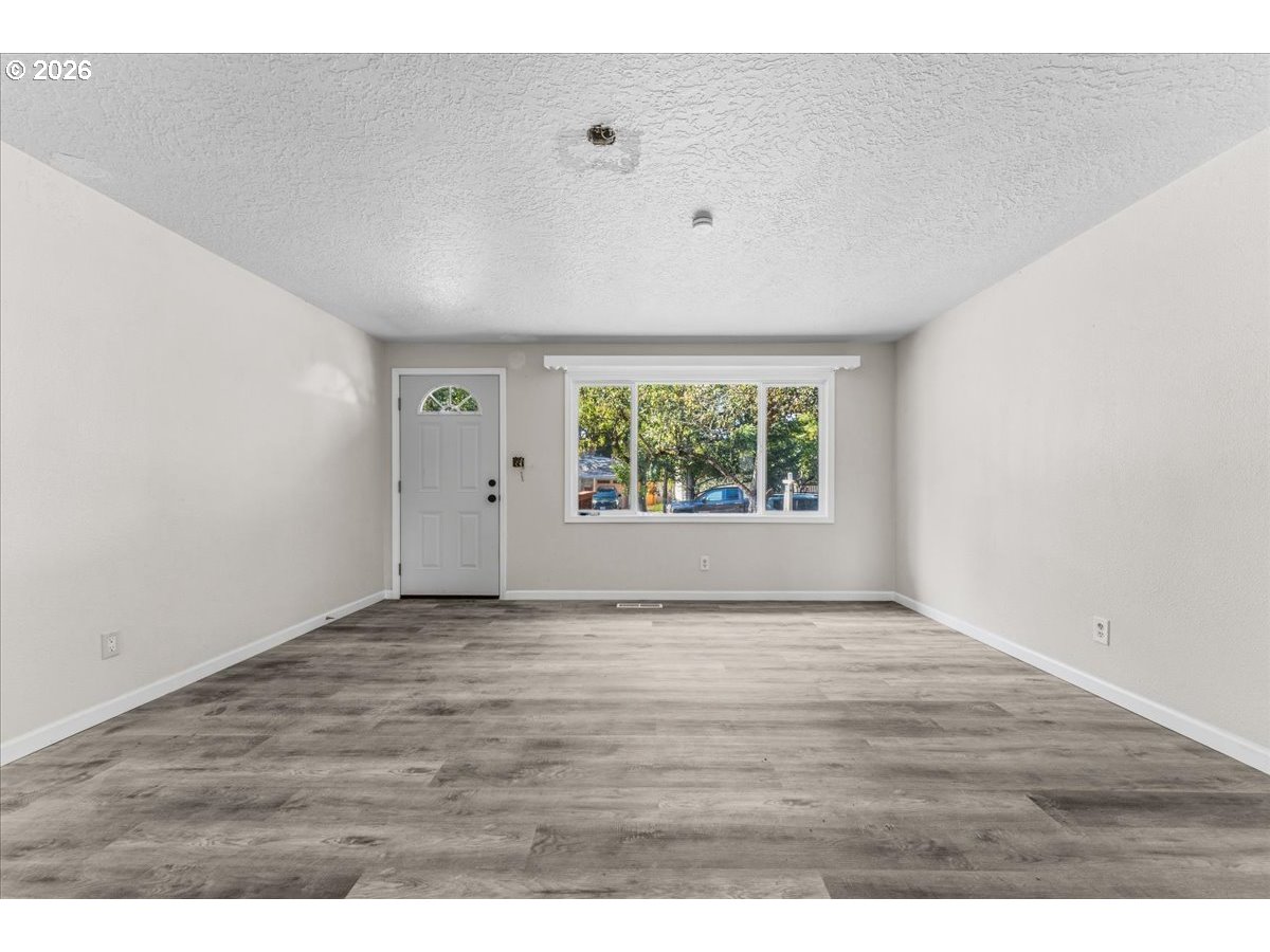 210 Ne 167th Pl Property Photo 5