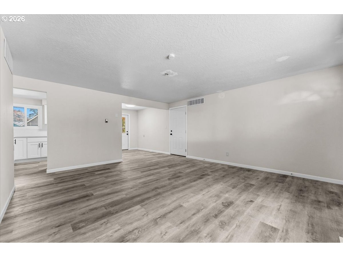 210 Ne 167th Pl Property Photo 6
