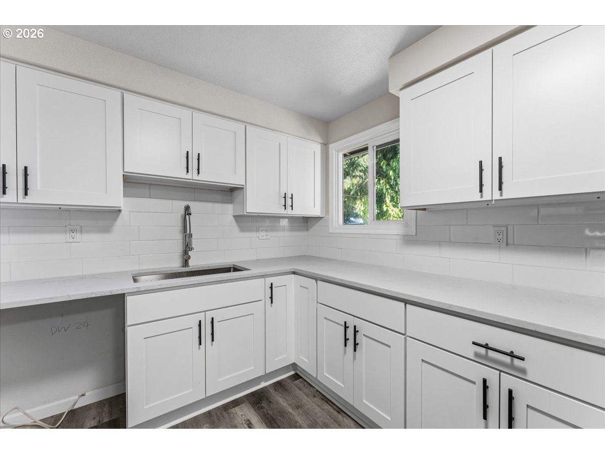 210 Ne 167th Pl Property Photo 10