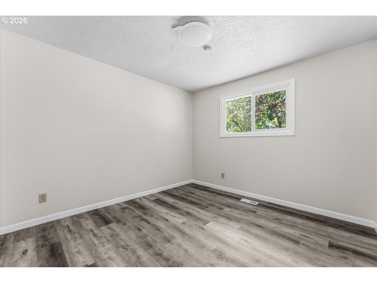 210 Ne 167th Pl Property Photo 15