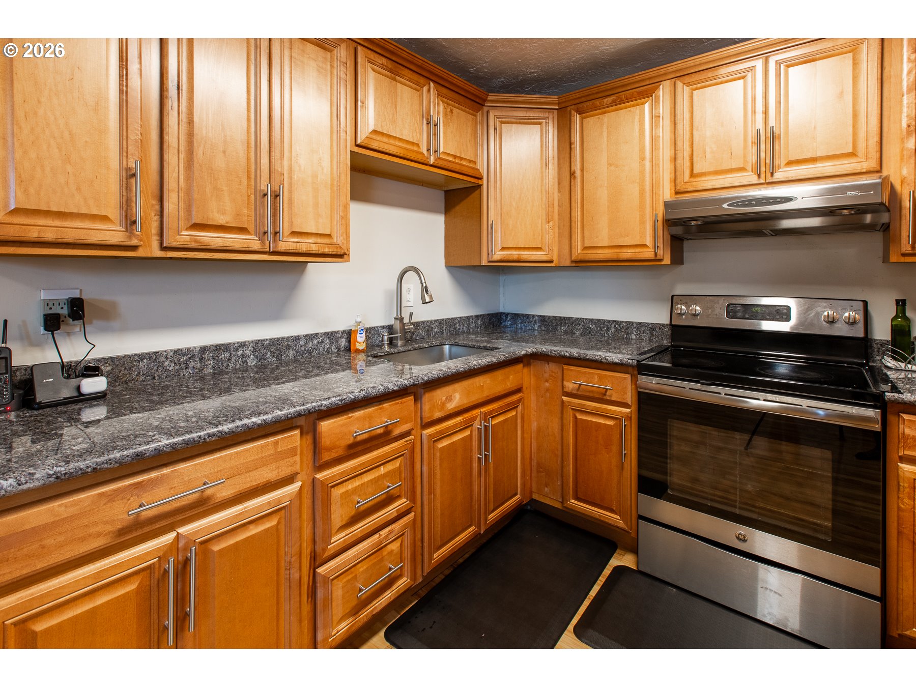 1152 Main St Property Photo 23