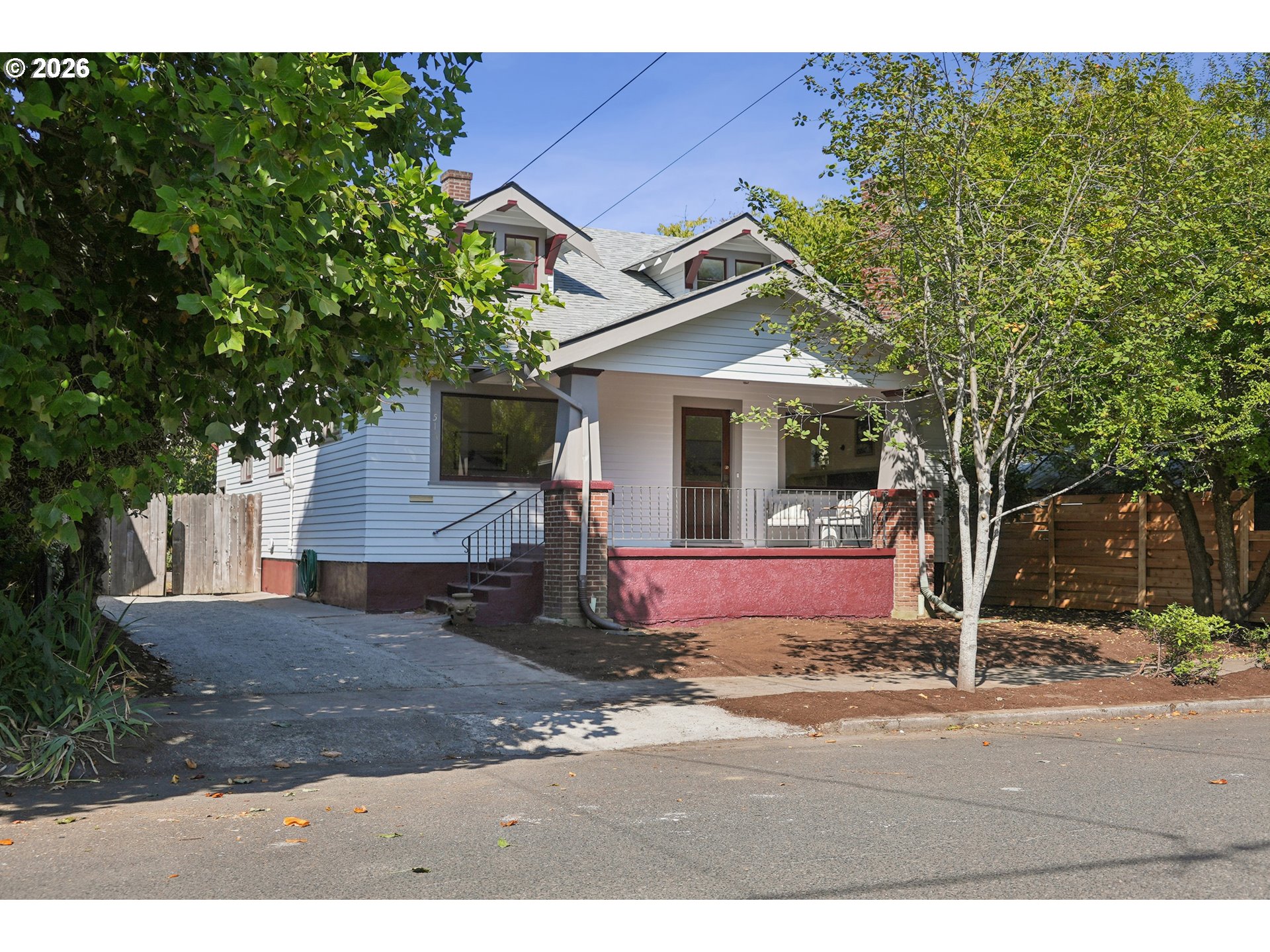 517 Ne Monroe St Property Photo 1
