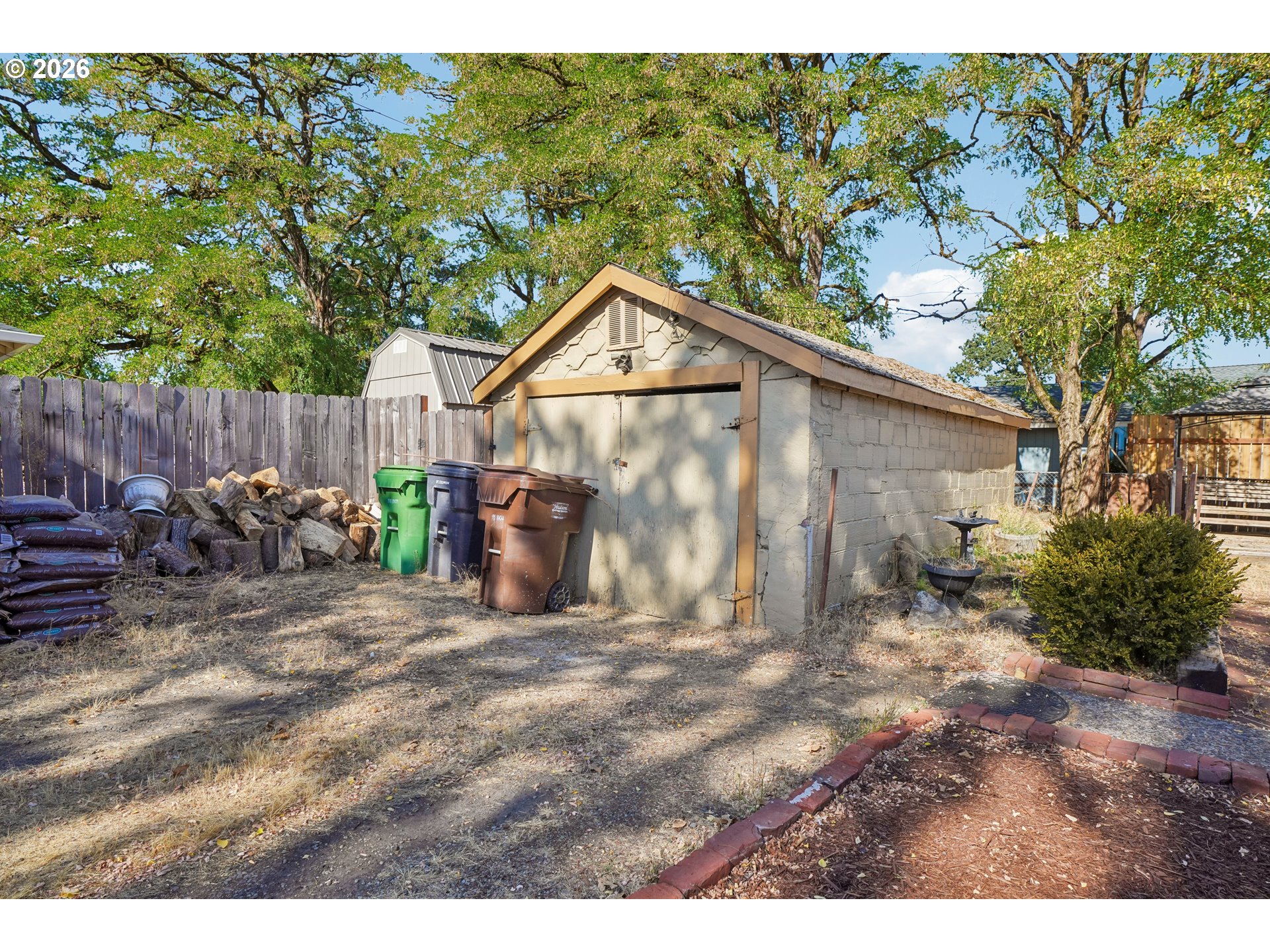 464 S 12th St Property Photo 17