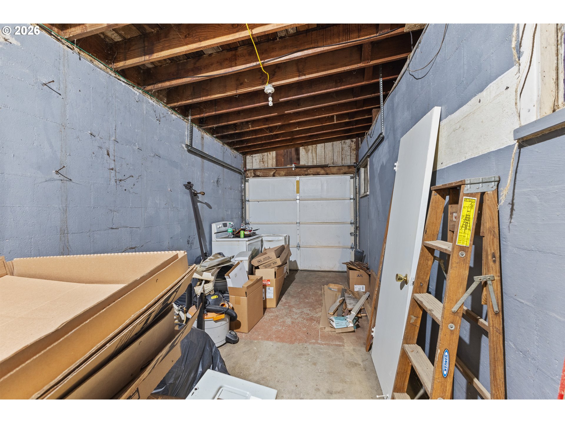 190 E 3rd St Property Photo 38